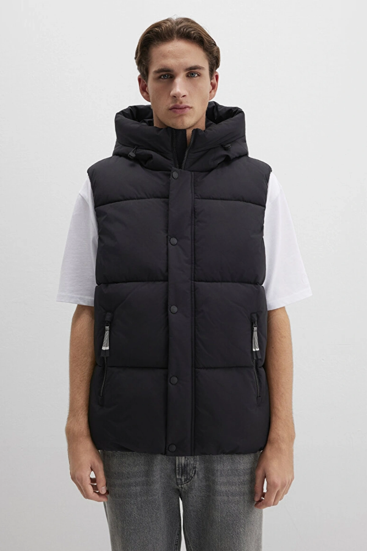 Kapüşonlu Siyah Şişme Yelek