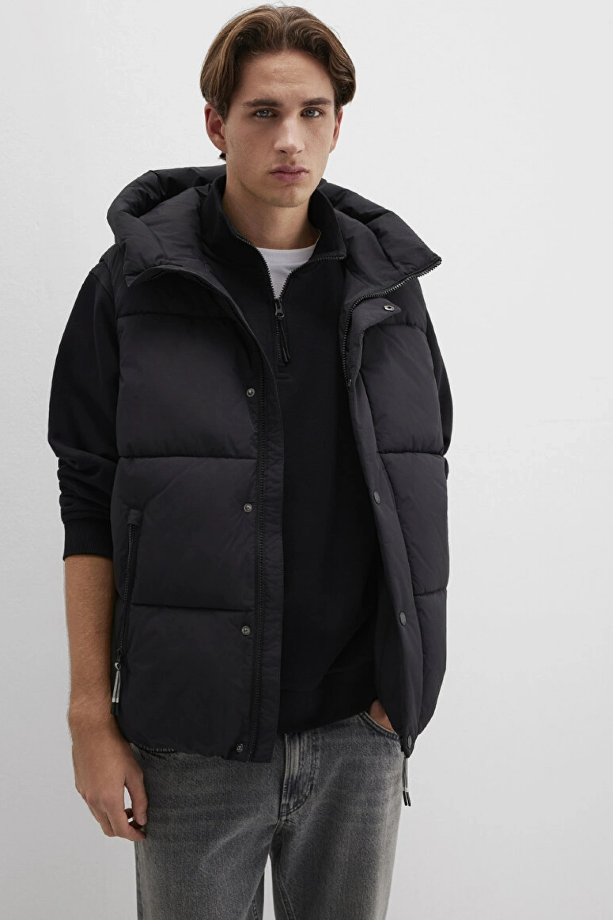 Kapüşonlu Siyah Şişme Yelek