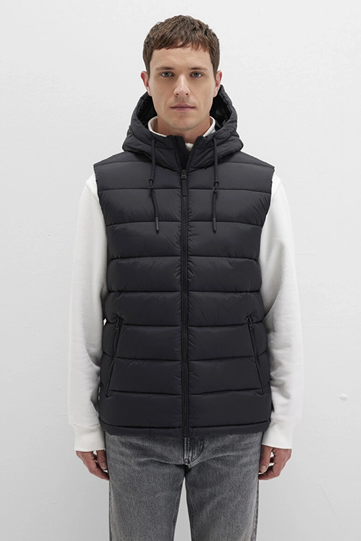 Kapüşonlu Siyah Şişme Yelek