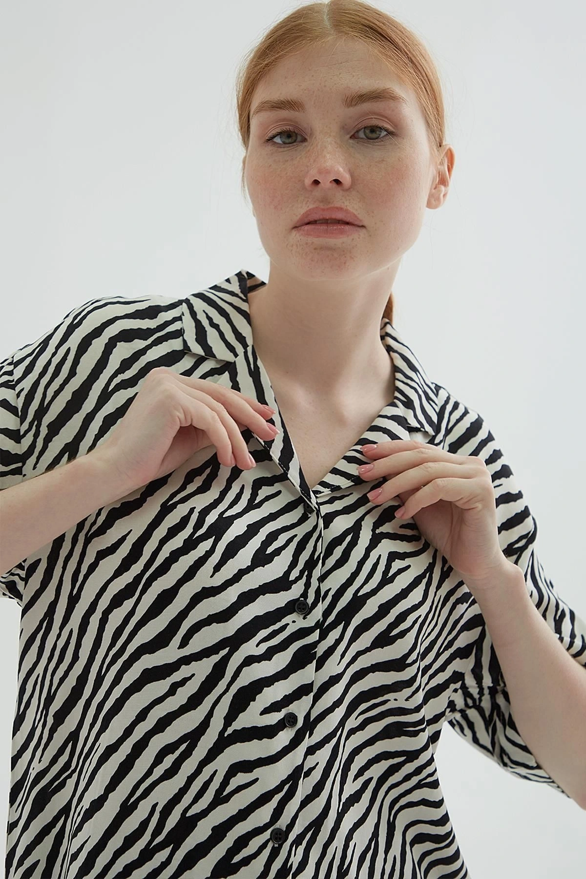 Kısa Kollu Gömlek Siyah