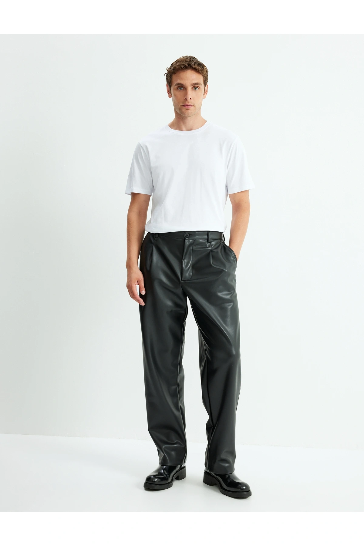 Kısa Kollu Pamuklu Bisiklet Yaka Basic Tişört