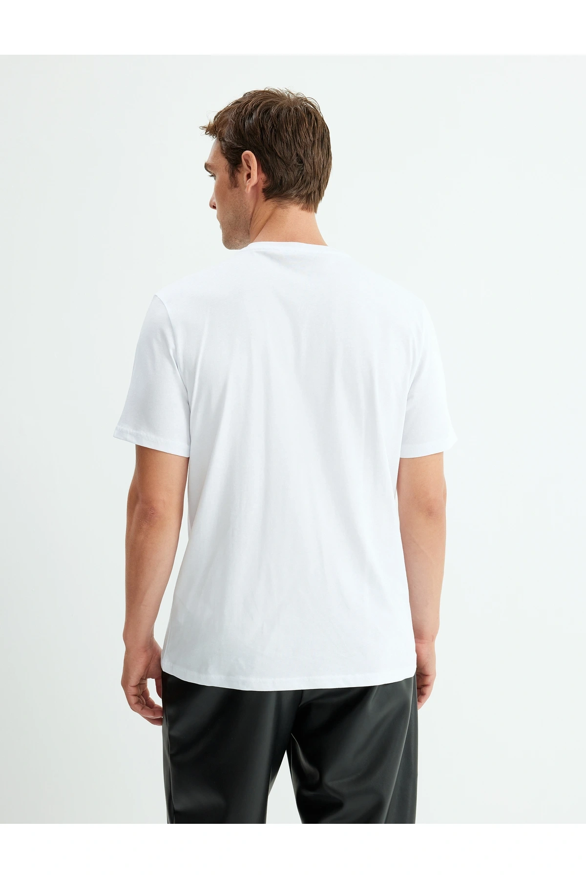 Kısa Kollu Pamuklu Bisiklet Yaka Basic Tişört
