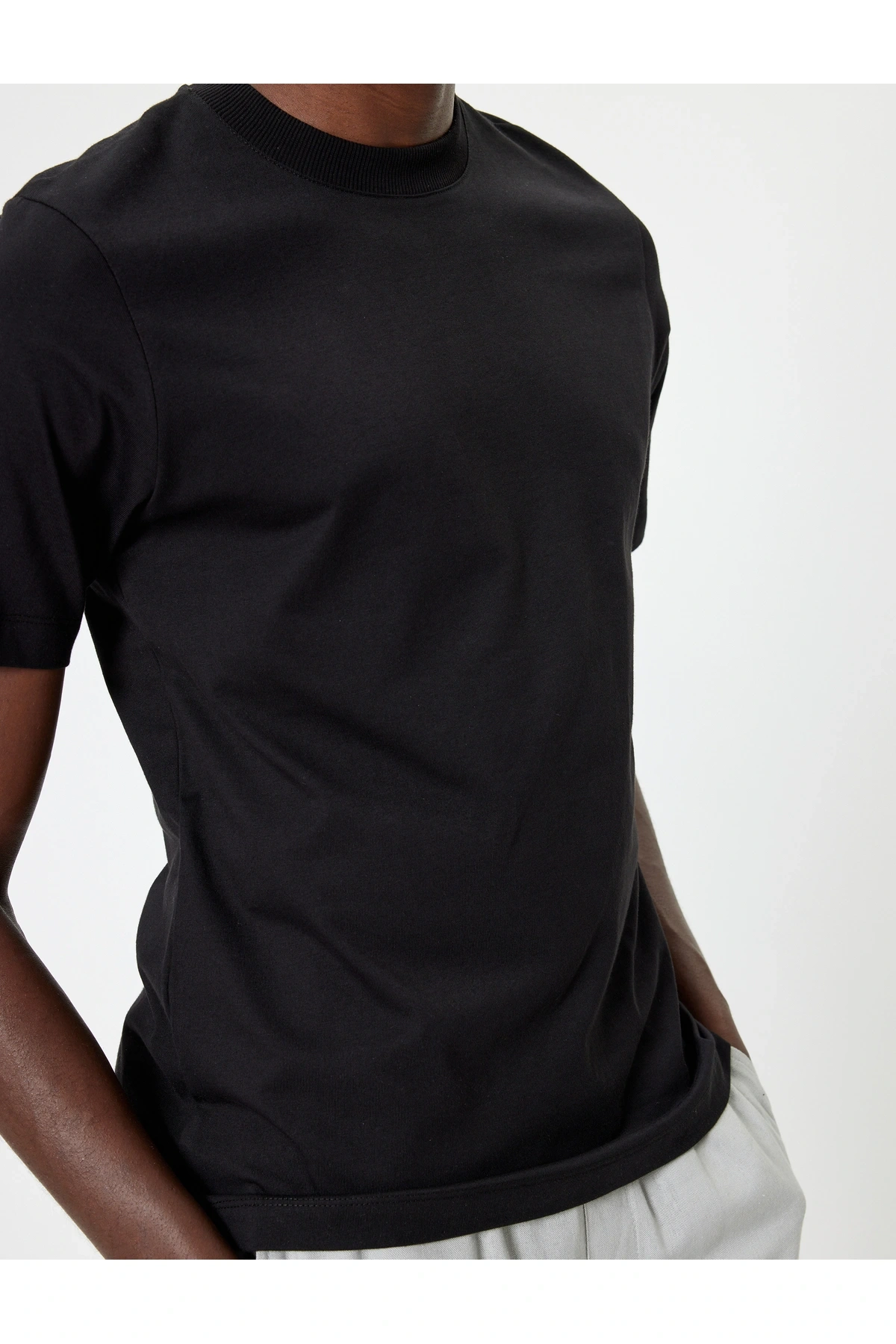 Kısa Kollu Pamuklu Bisiklet Yaka Basic Tişört