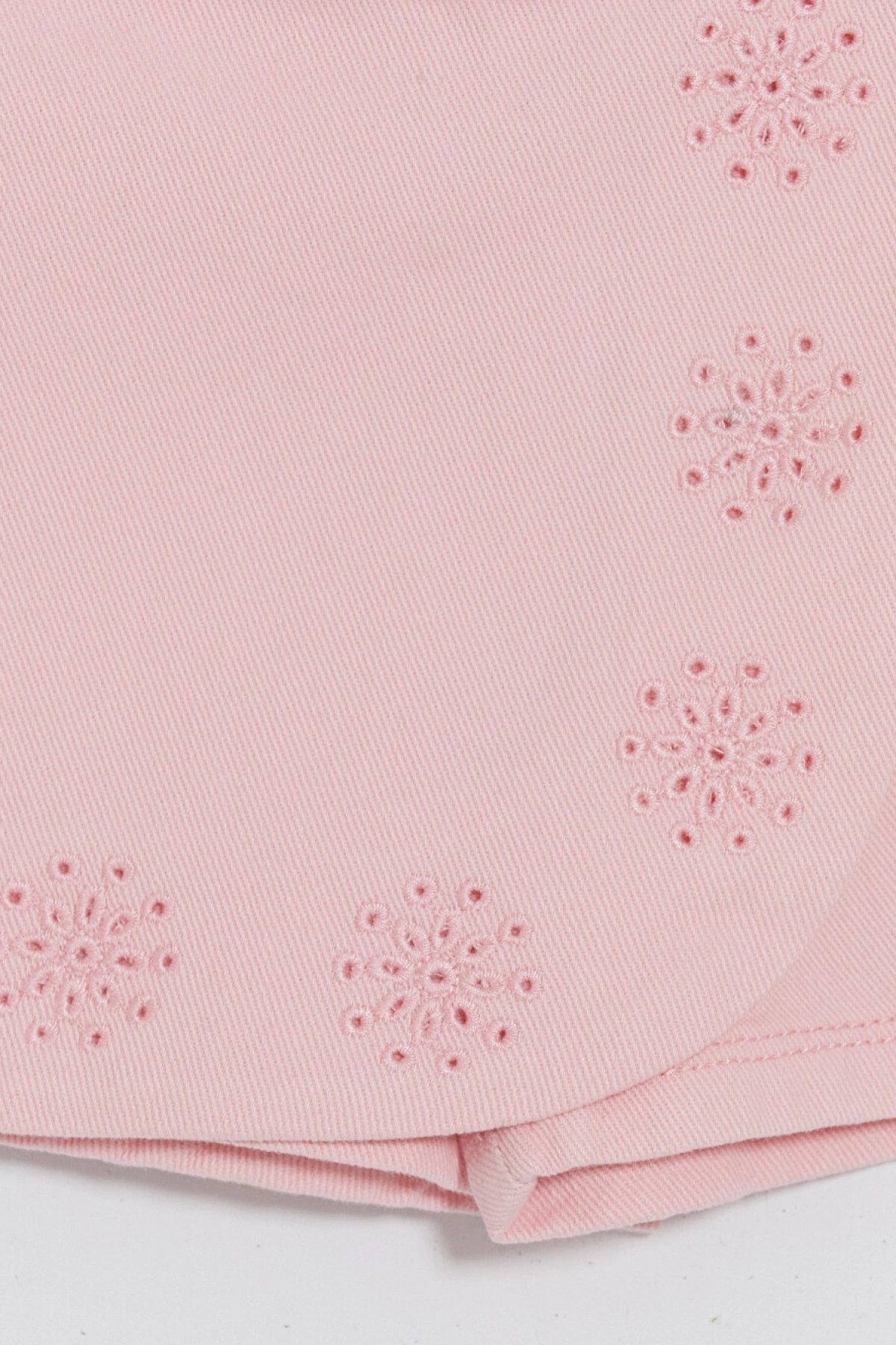LCW baby Pembe Beli Lastikli Kız Bebek Nakışlı Gabardin Şort