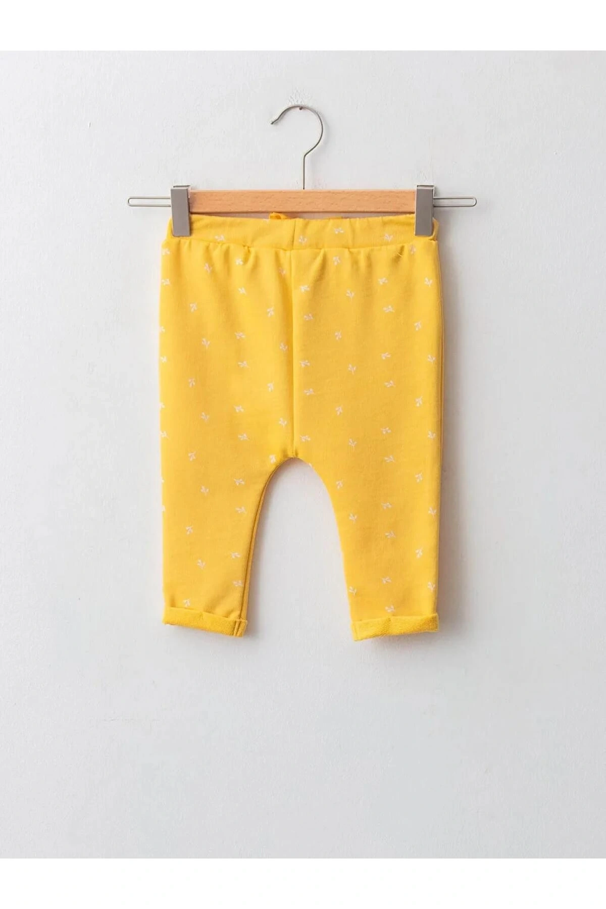 LCW baby Sarı Desenli Kız Bebek Pantolon