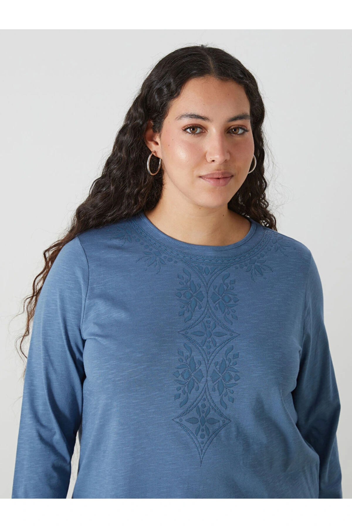 LCW Bisiklet Yaka Nakışlı Kadın Bluz
