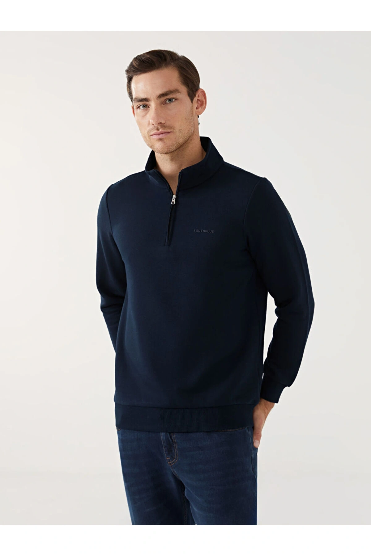 LCW Dik Yaka Uzun Kollu Baskılı Erkek Sweatshirt