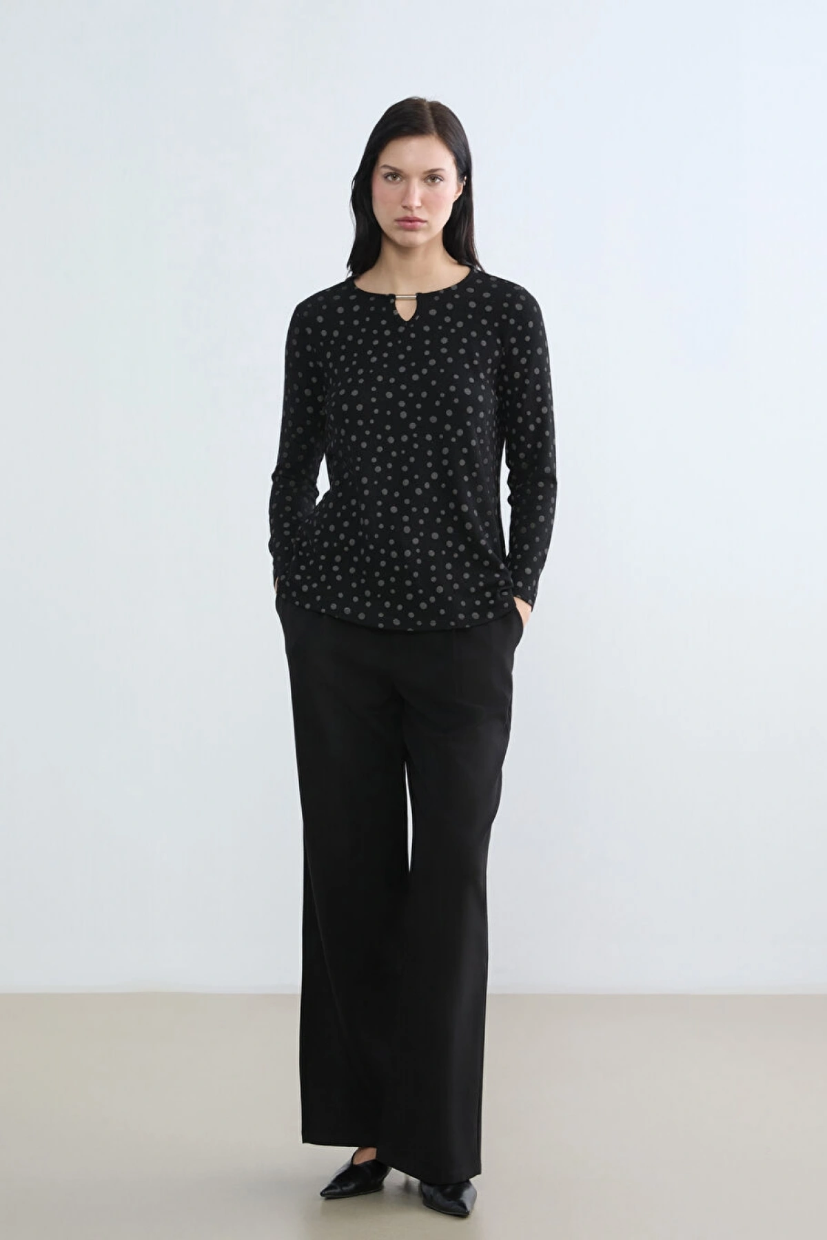 LCW Grace Siyah Bisiklet Yaka Desenli Bluz