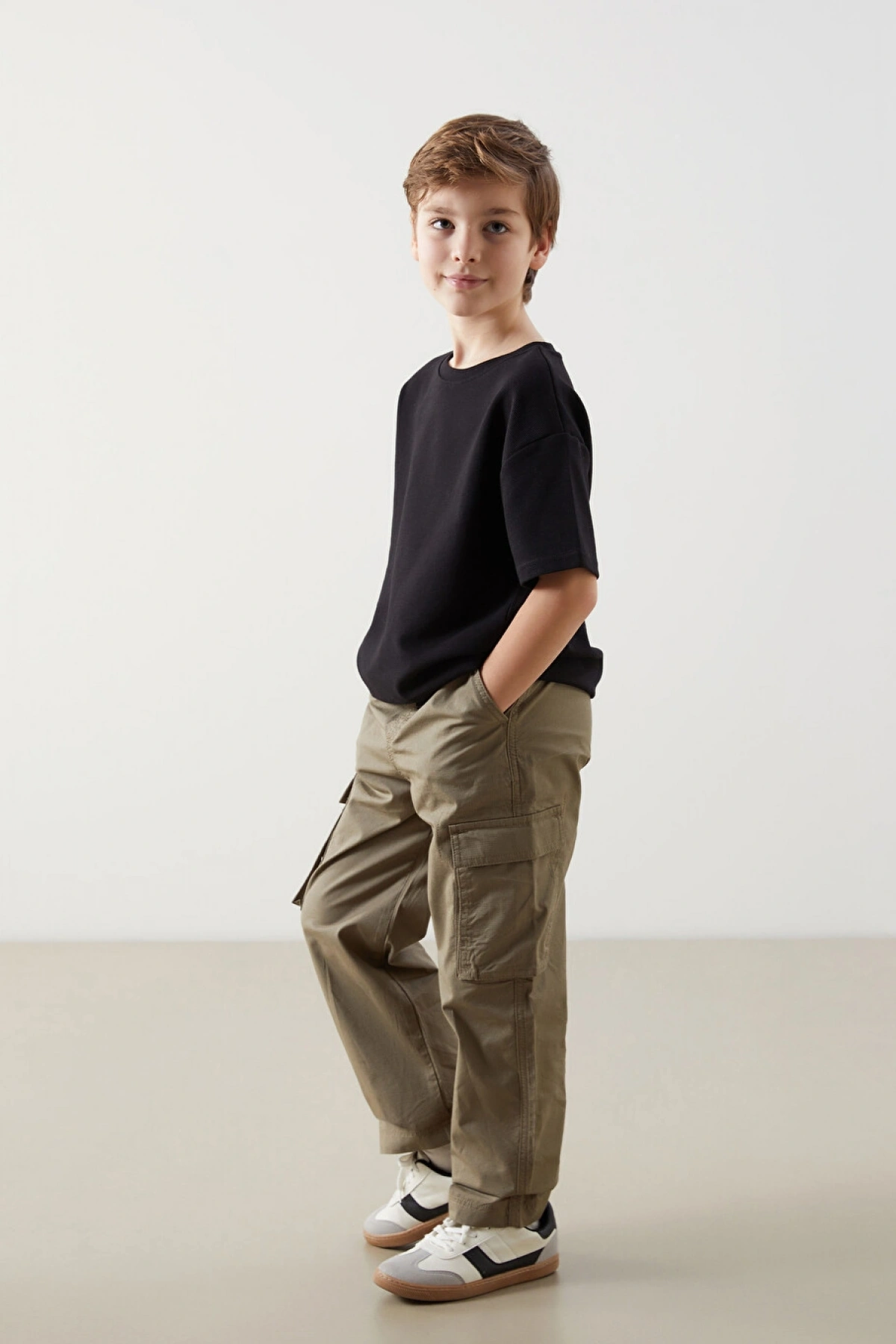 LCW Kids Haki Beli Lastikli Erkek Çocuk Kargo Pantolon