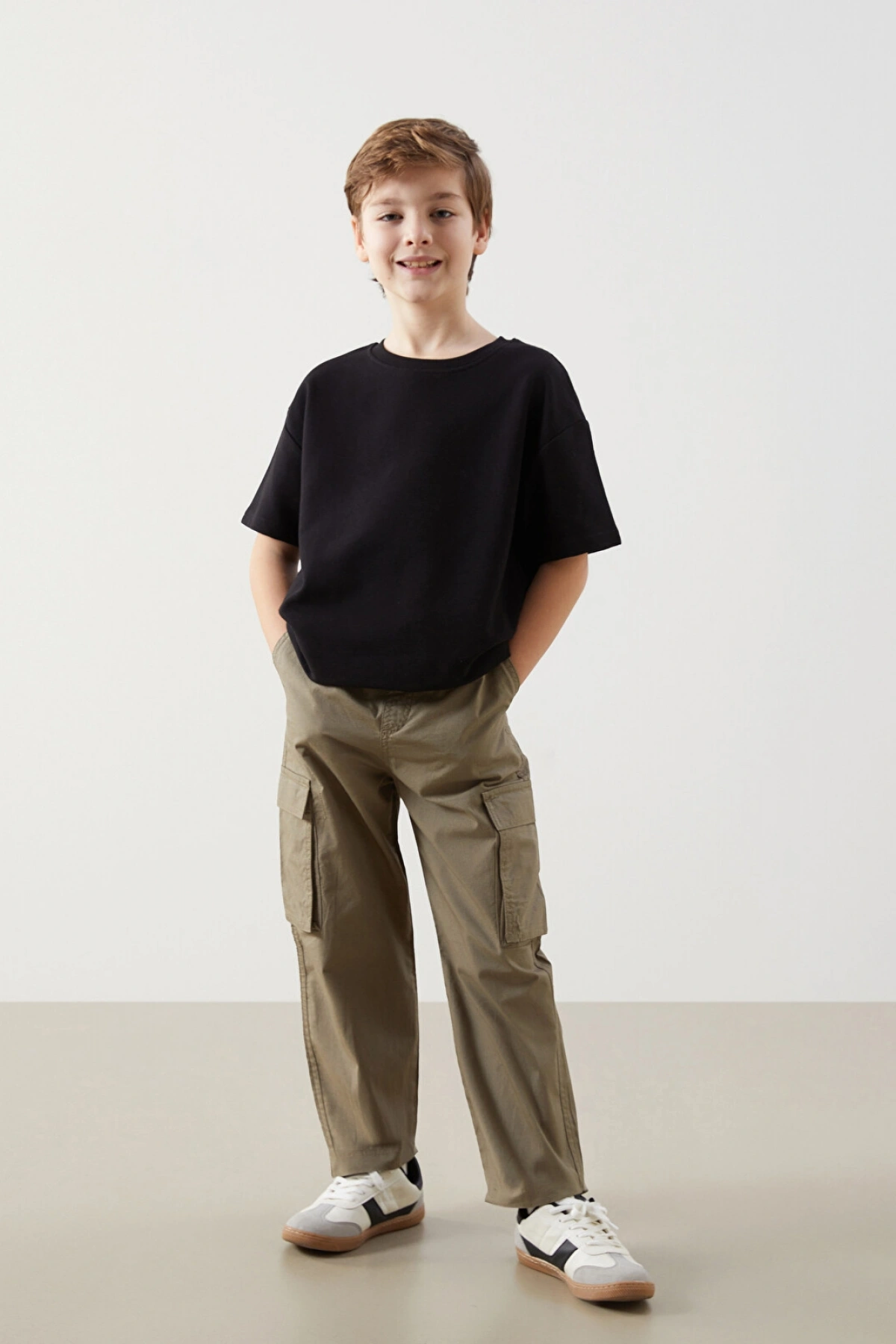 LCW Kids Haki Beli Lastikli Erkek Çocuk Kargo Pantolon