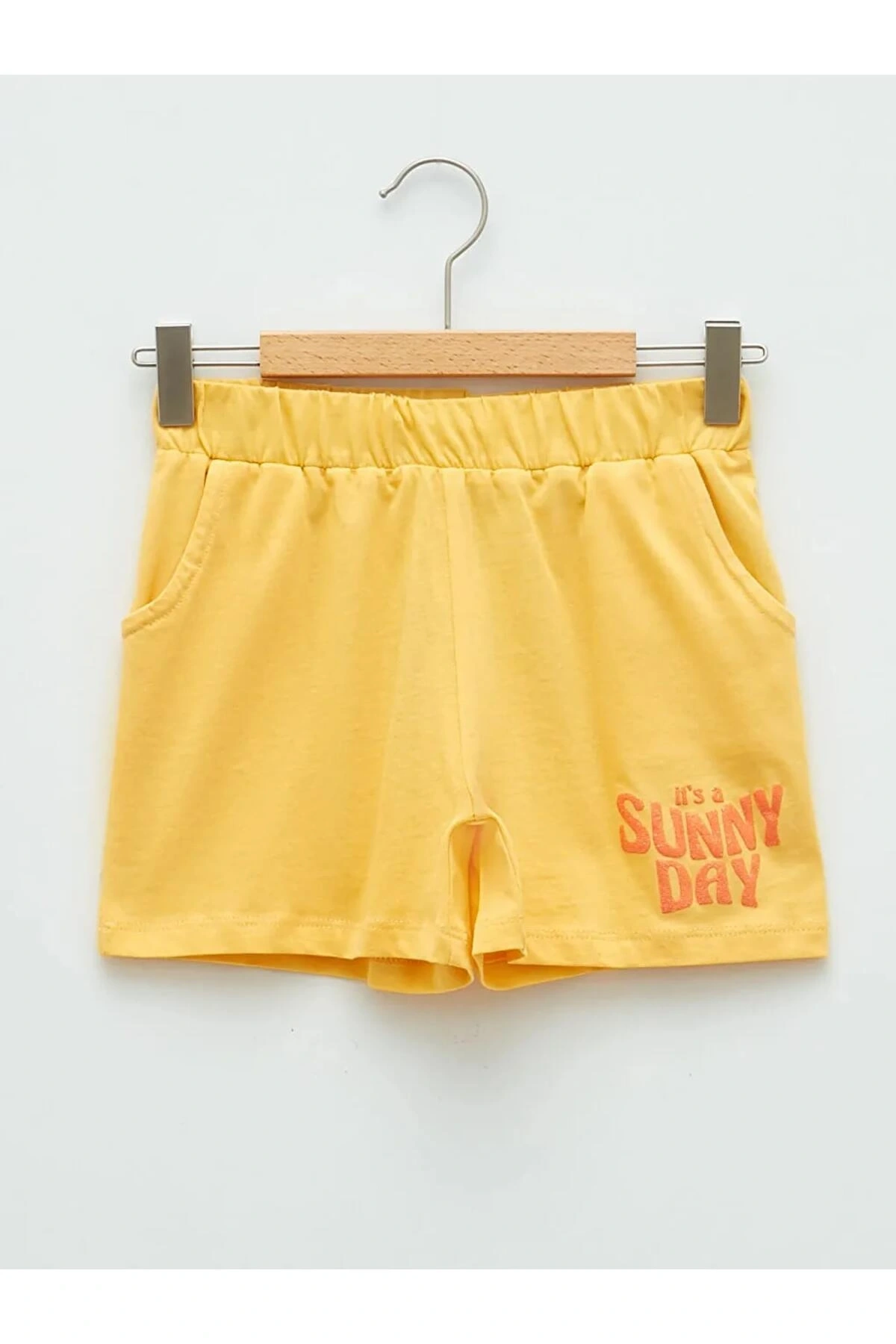 LCW Kids Sarı Beli Lastikli Baskılı Kız Çocuk Şort