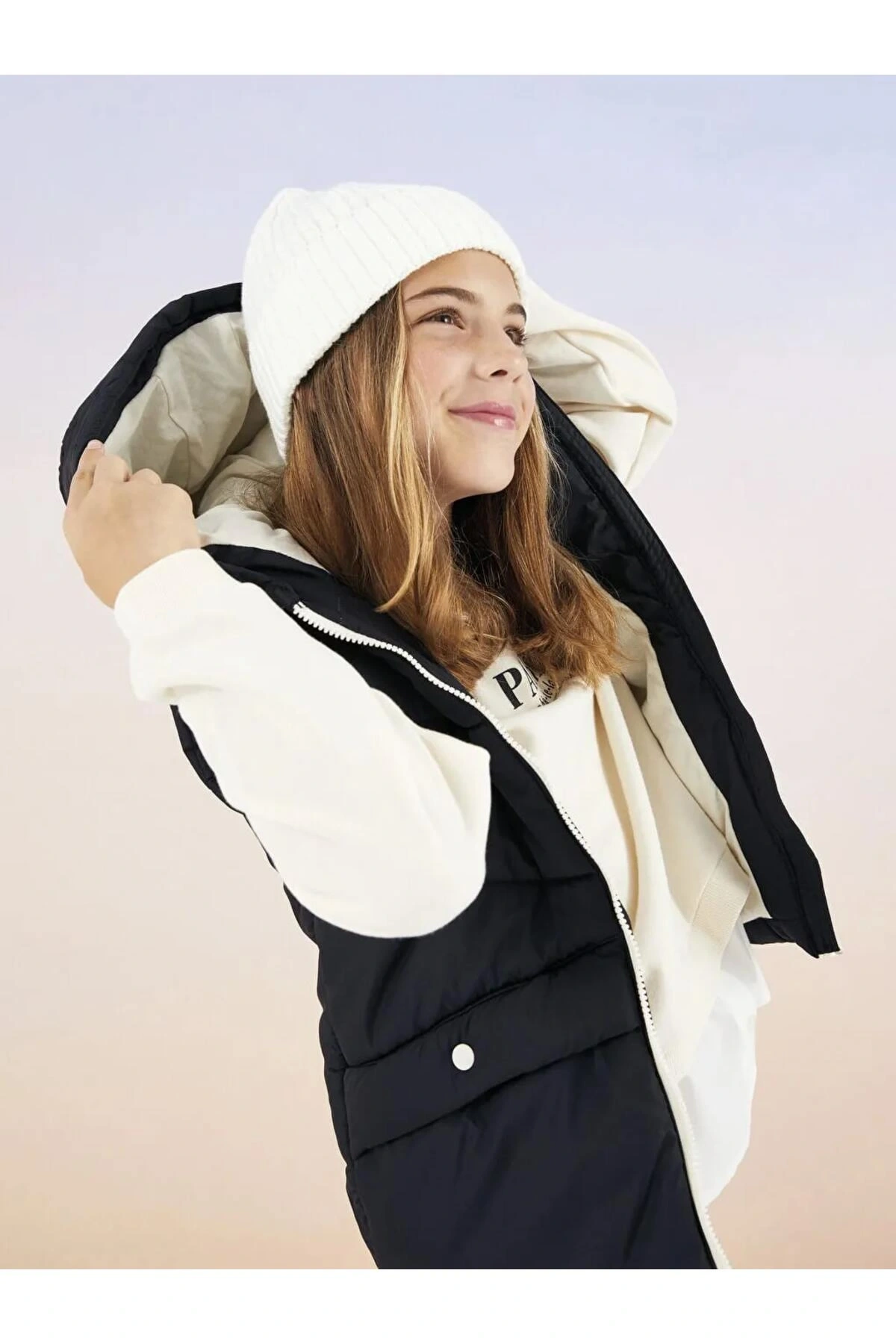 LCW Kids Siyah Kapüşonlu Basic Kız Çocuk Şişme Yelek
