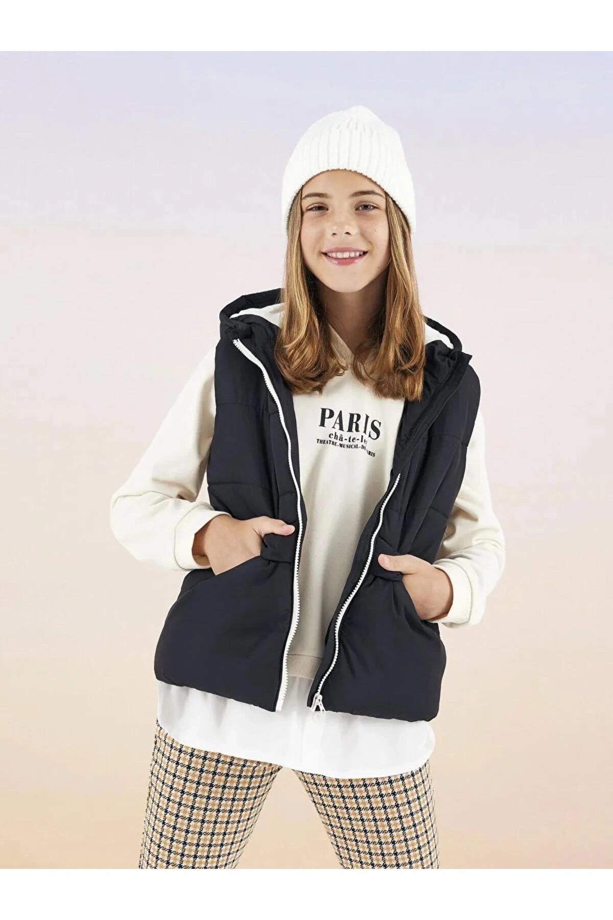 LCW Kids Siyah Kapüşonlu Basic Kız Çocuk Şişme Yelek