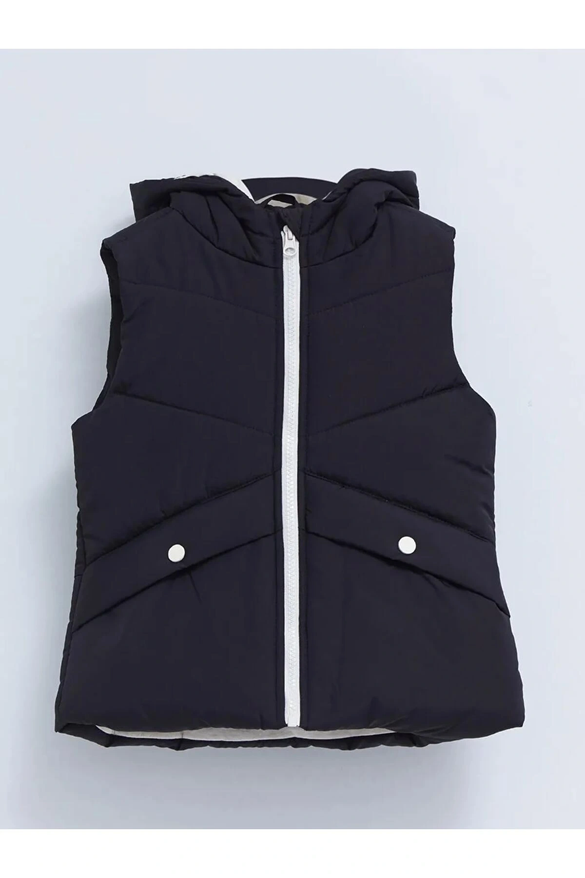 LCW Kids Siyah Kapüşonlu Basic Kız Çocuk Şişme Yelek