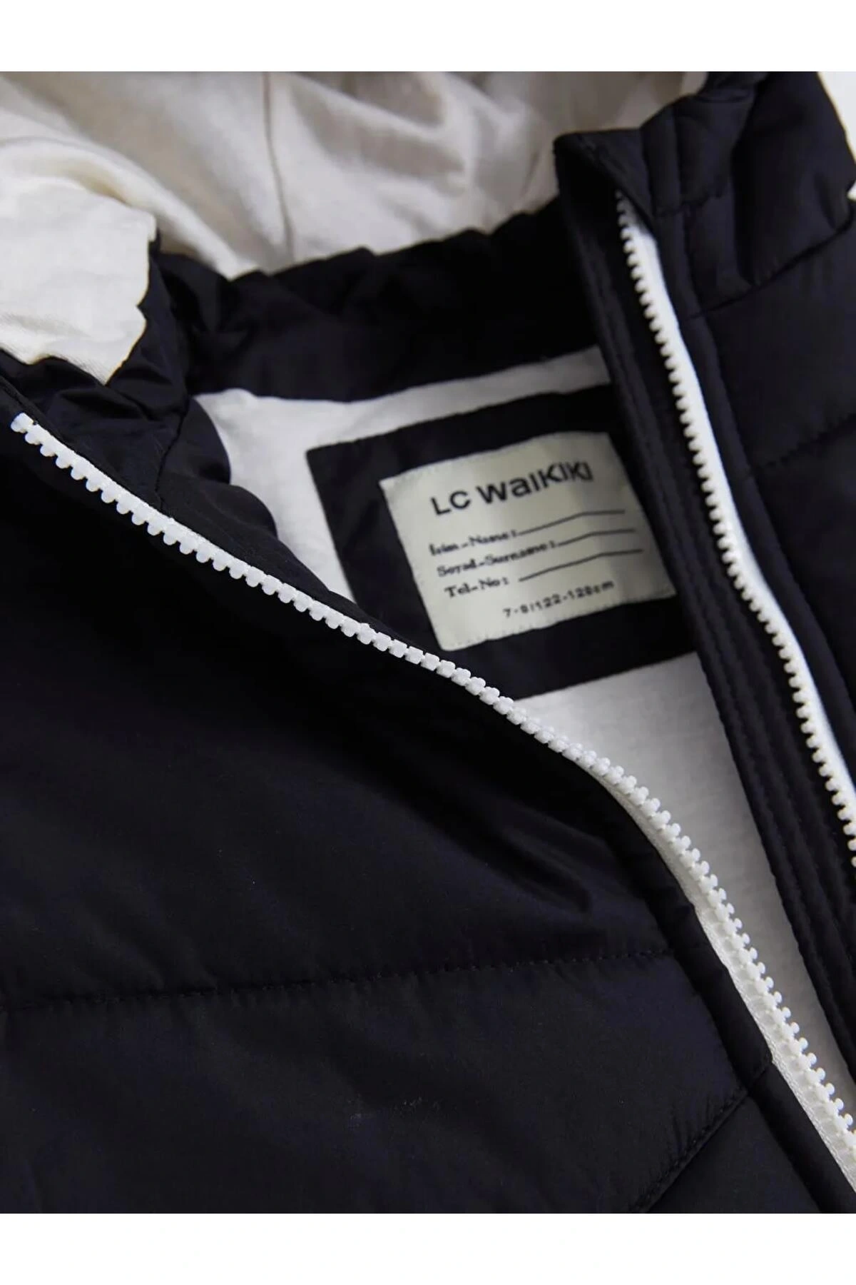 LCW Kids Siyah Kapüşonlu Basic Kız Çocuk Şişme Yelek