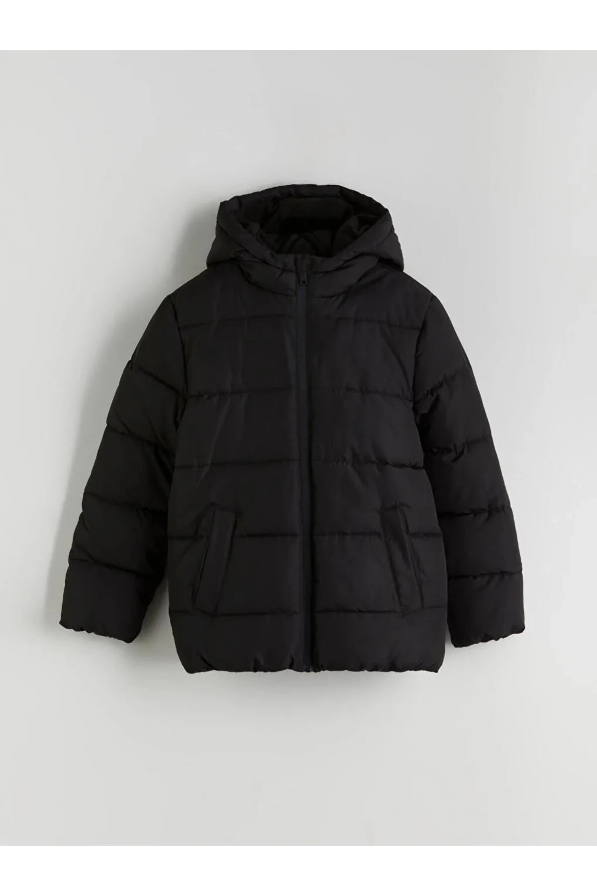 LCW KidsSiyah Kapüşonlu Erkek Çocuk Şişme Mont