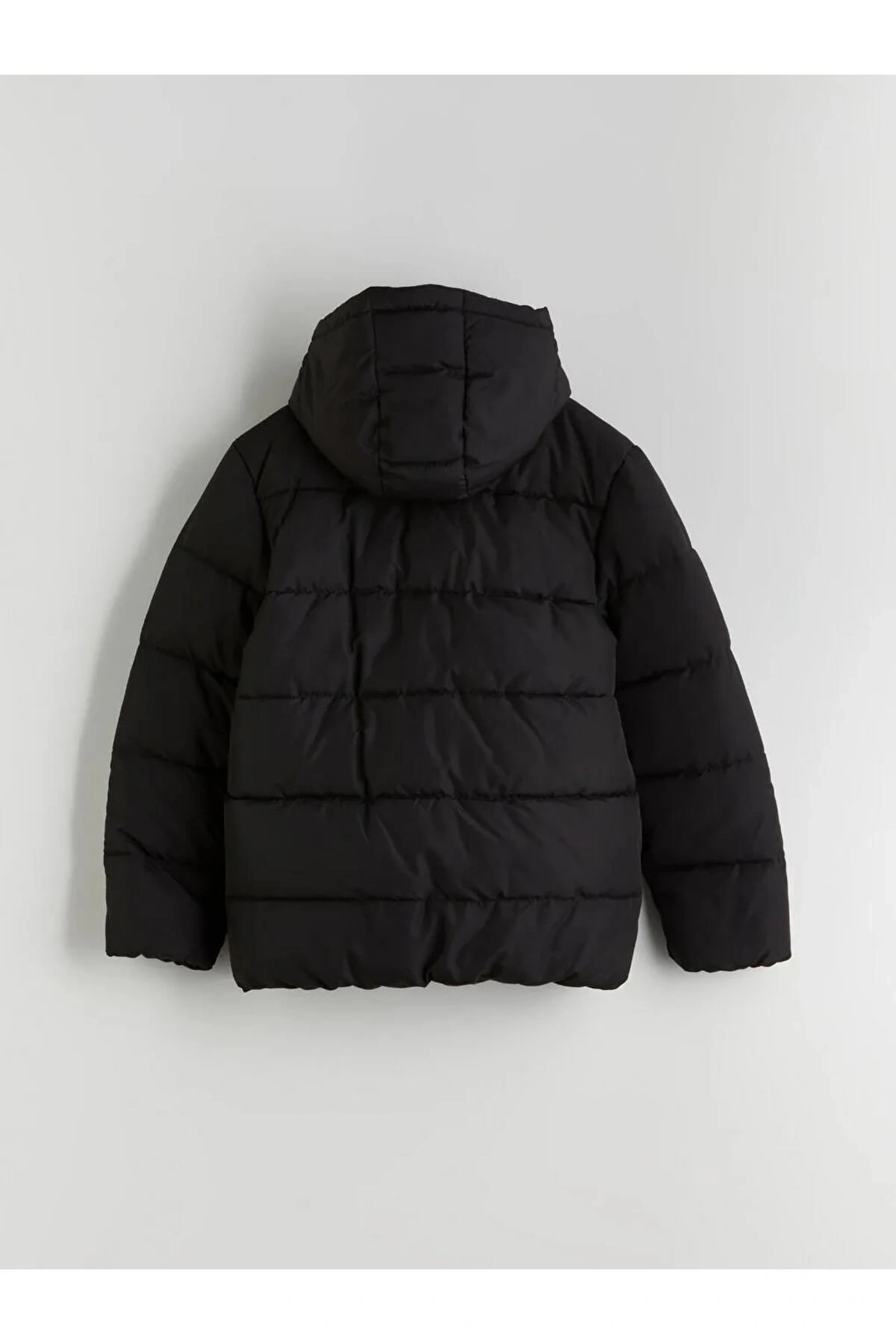 LCW KidsSiyah Kapüşonlu Erkek Çocuk Şişme Mont