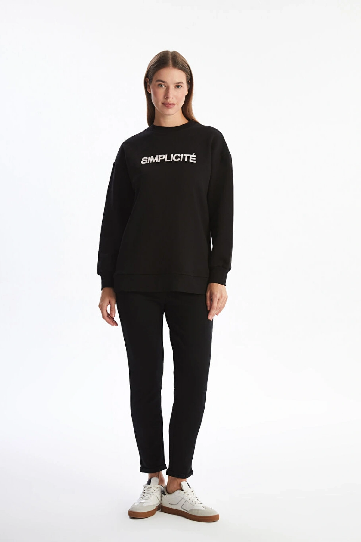 LCW Modest Siyah Bisiklet Yaka Baskılı Kadın Kalın Sweatshirt Tunik