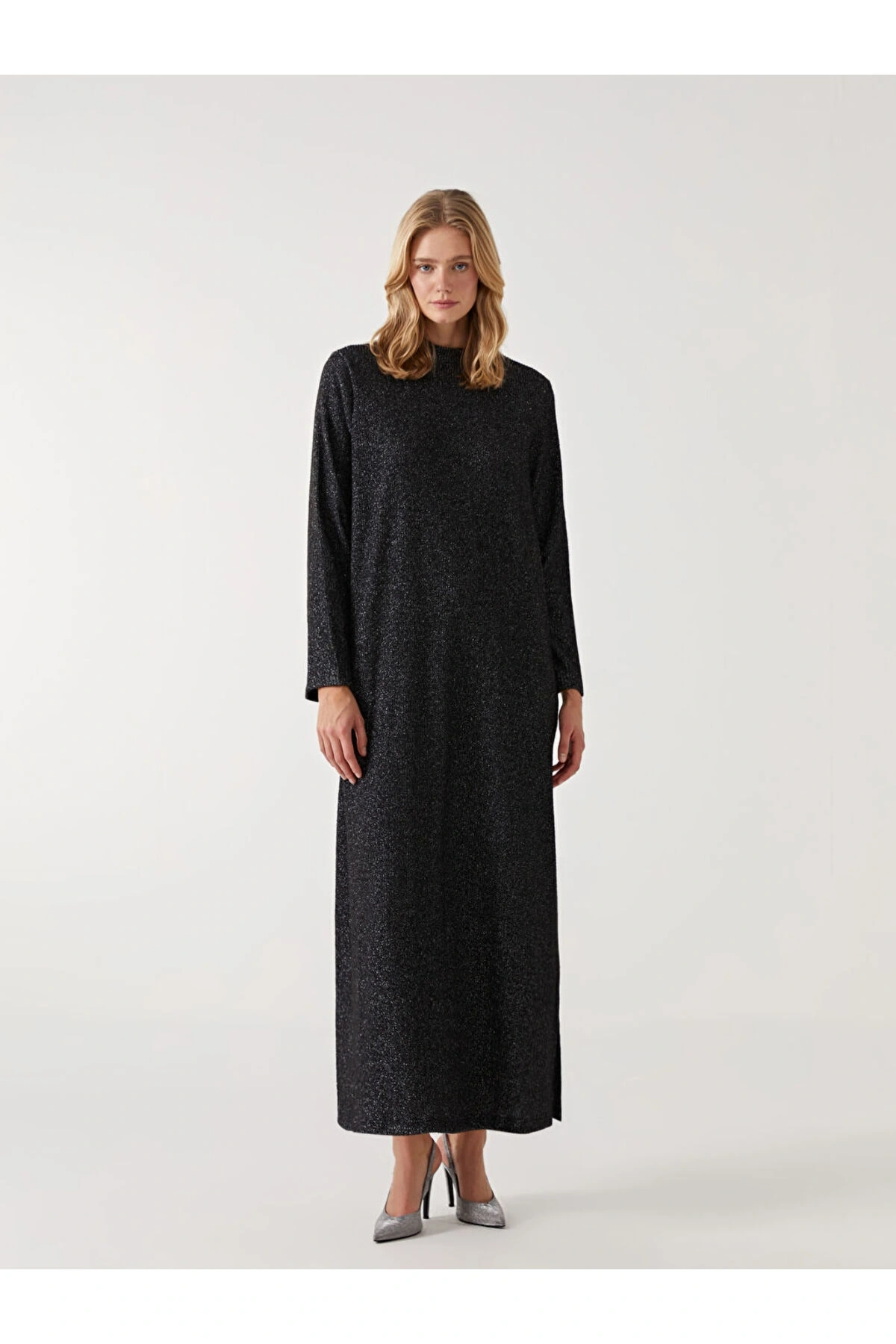 LCW Modest Siyah Bisiklet Yaka Parlak Görünümlü Kadın Elbise