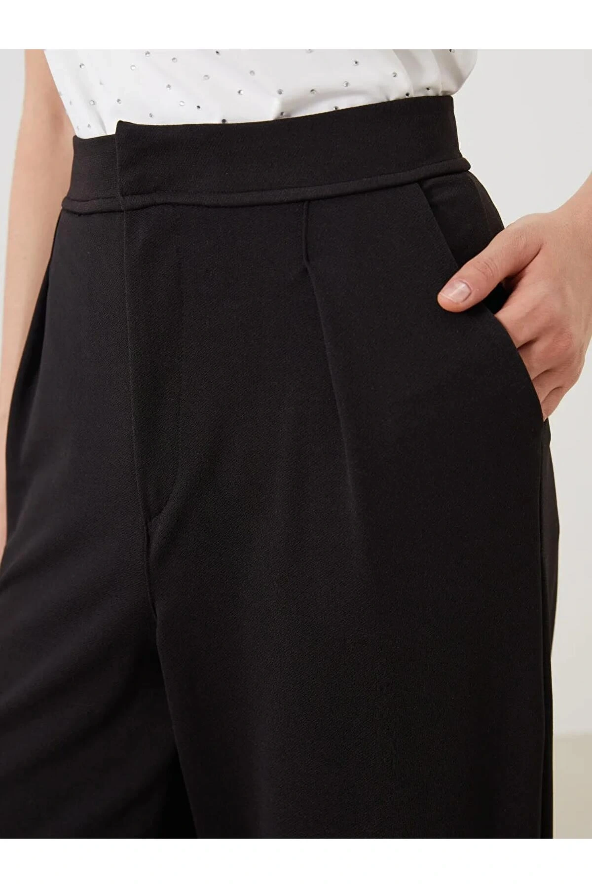 LCW Modest Siyah Loose Fit Pileli Kadın Pantolon