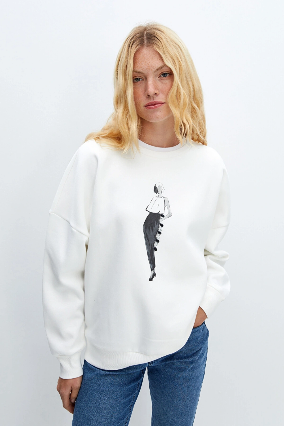 LCW Vision Beyaz Bisiklet Yaka Baskılı Oversize Kadın Kalın Sweatshirt