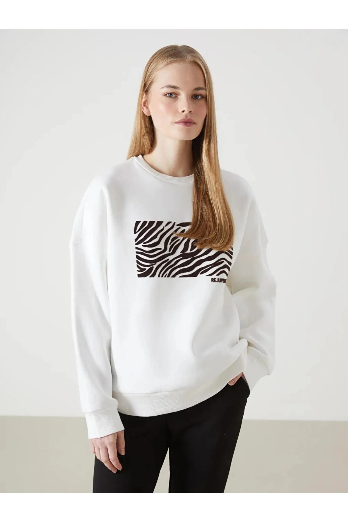 LCW Vision Ekru Bisiklet Yaka Baskılı Oversize Kadın Kalın Sweatshirt