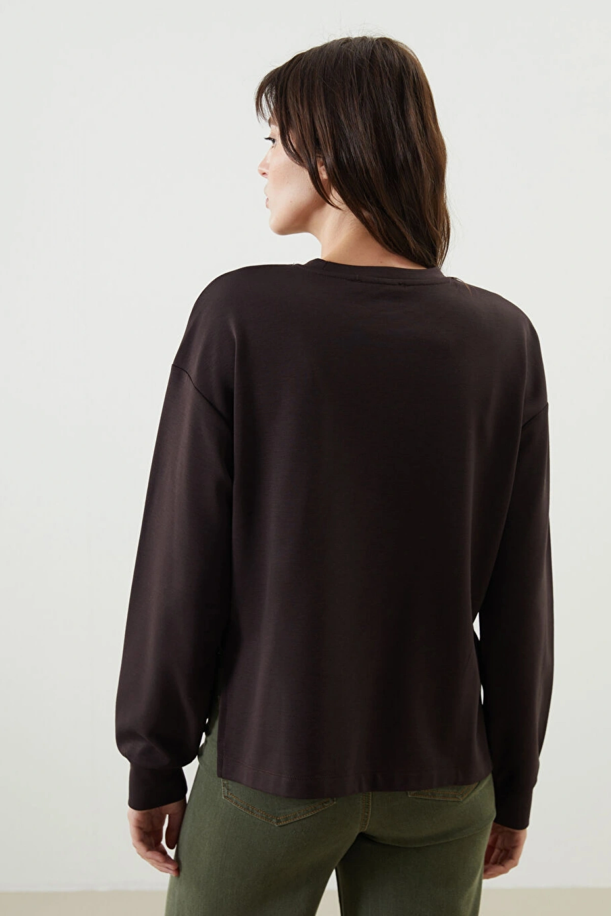 LCW Vision Kahverengi Bisiklet Yaka Nakışlı Oversize Kadın Sweatshirt