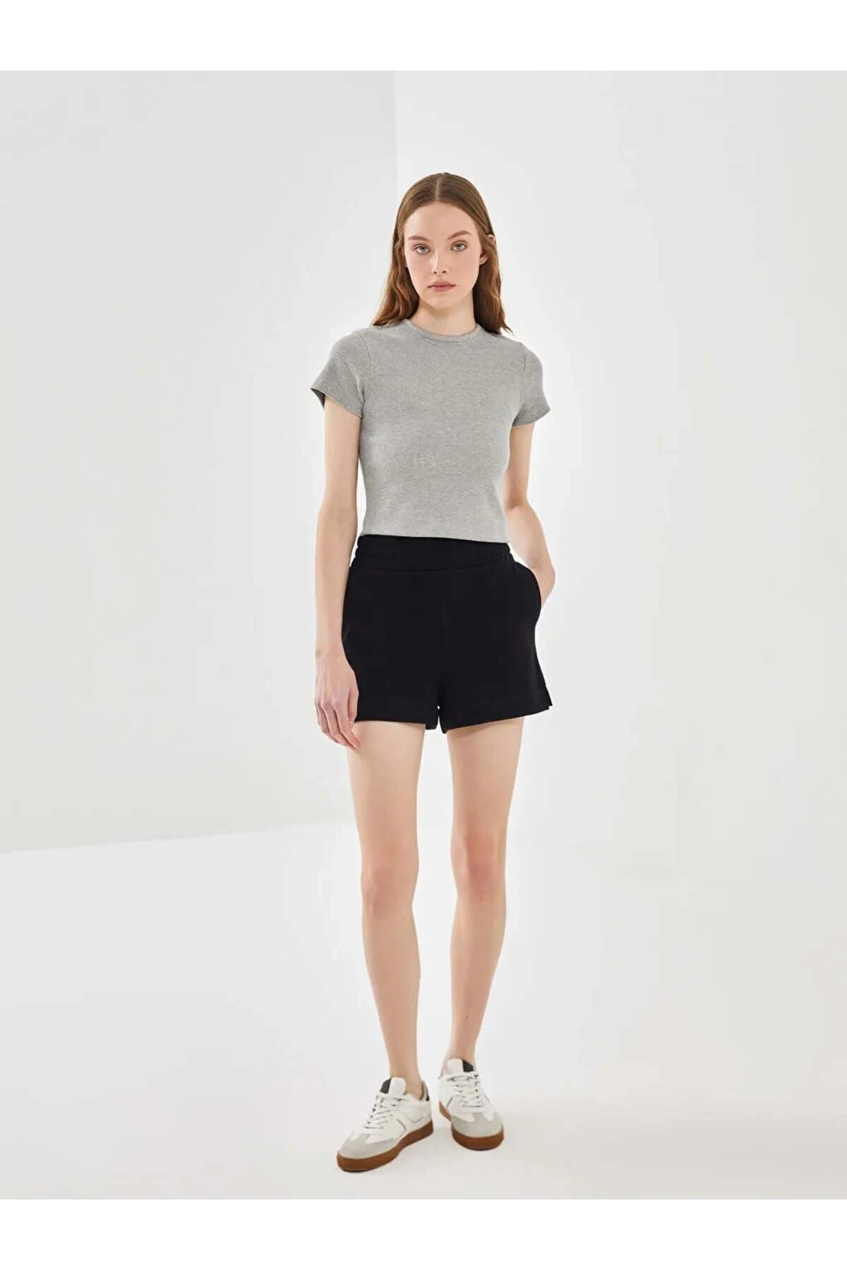 LCW Vision Siyah Beli Lastikli Kadın Şort