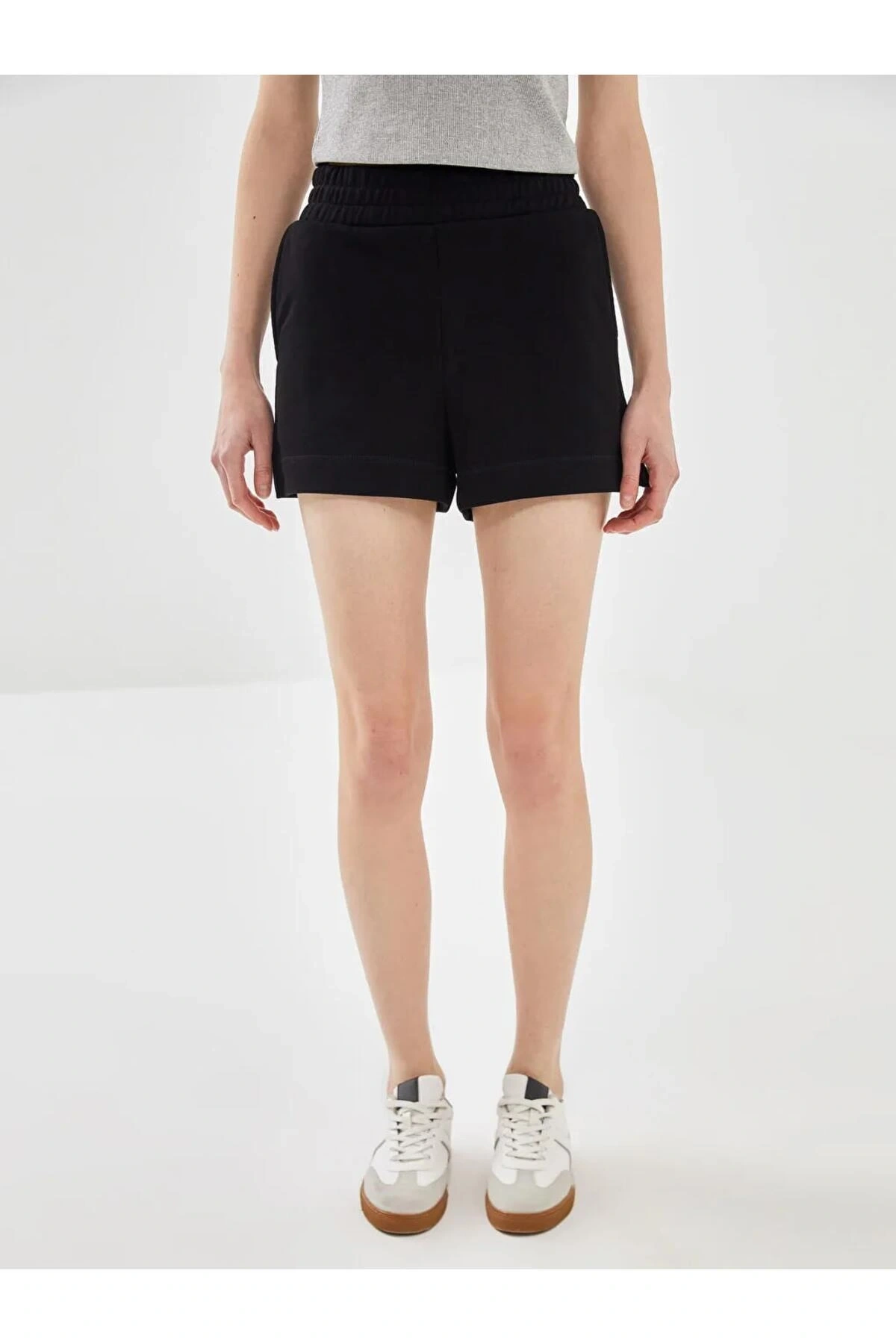 LCW Vision Siyah Beli Lastikli Kadın Şort