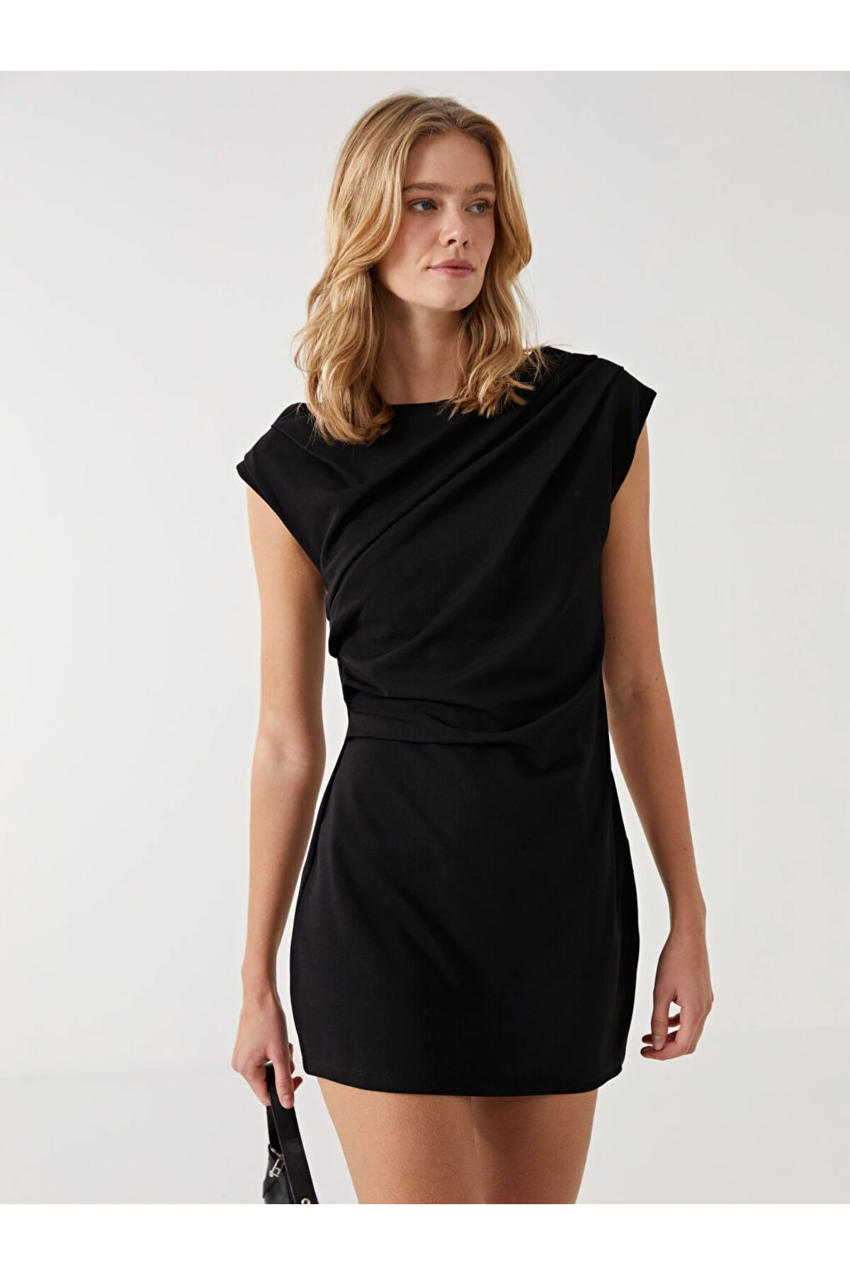 LCW Vision Siyah Kayık Yaka Kadın Elbise