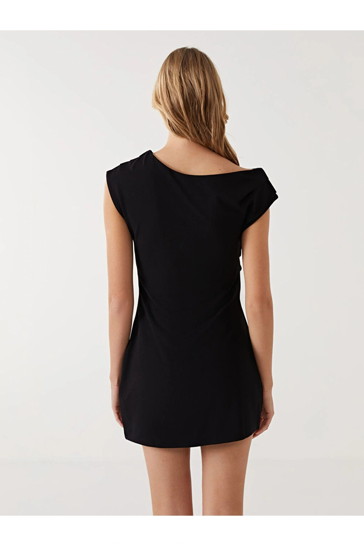 LCW Vision Siyah Kayık Yaka Kadın Elbise