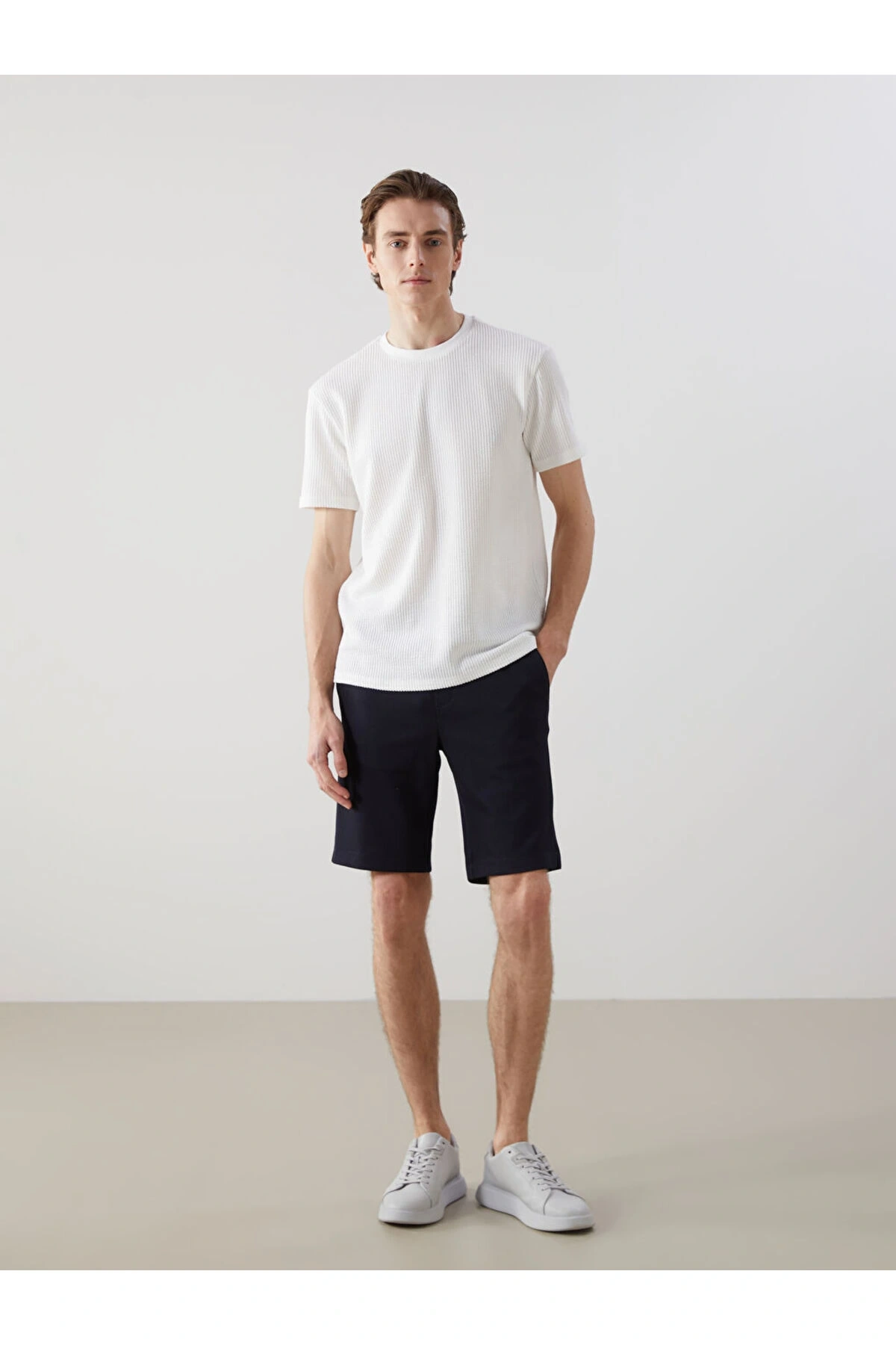 LCW Vision Slim Fit Erkek Şort