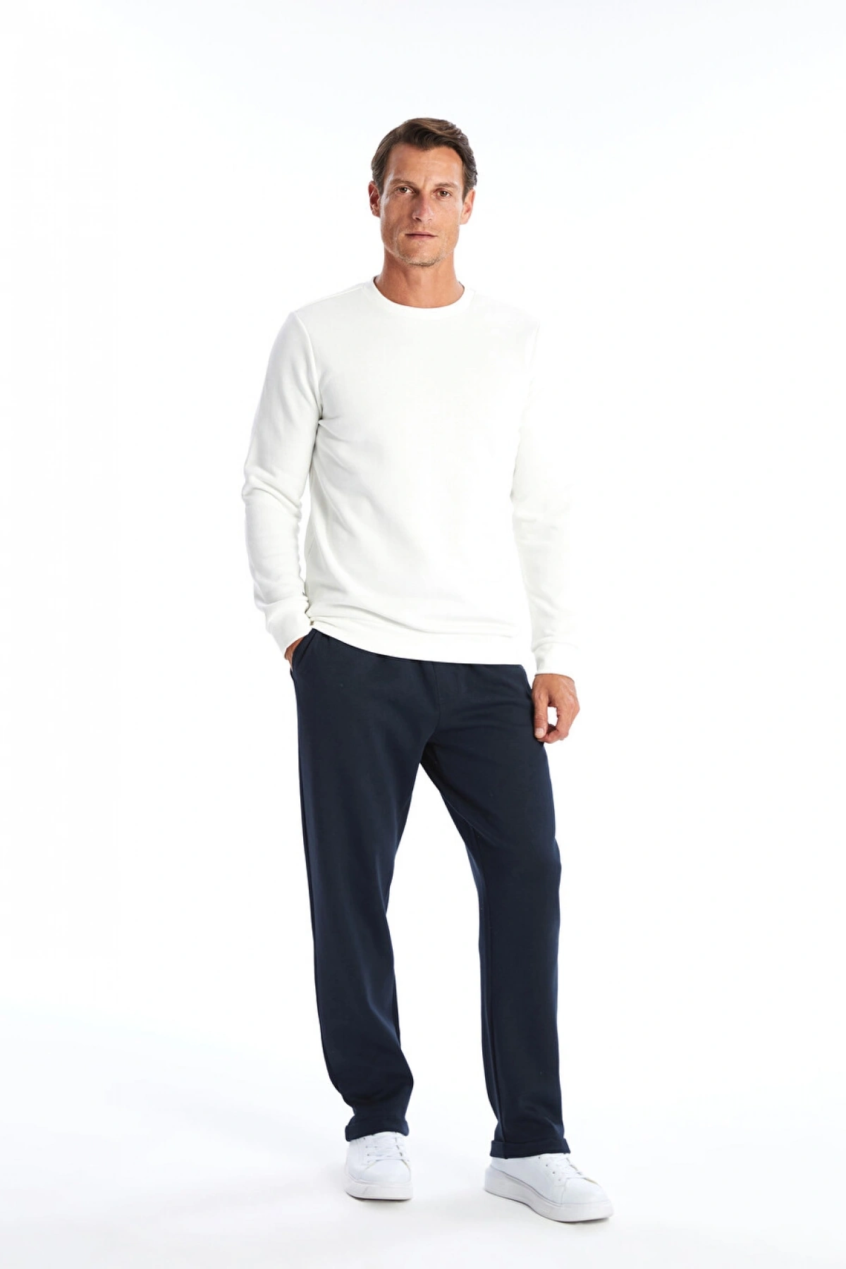 LCWAIKIKI Basic Beyaz Bisiklet Yaka Uzun Kollu Erkek Kalın Sweatshirt