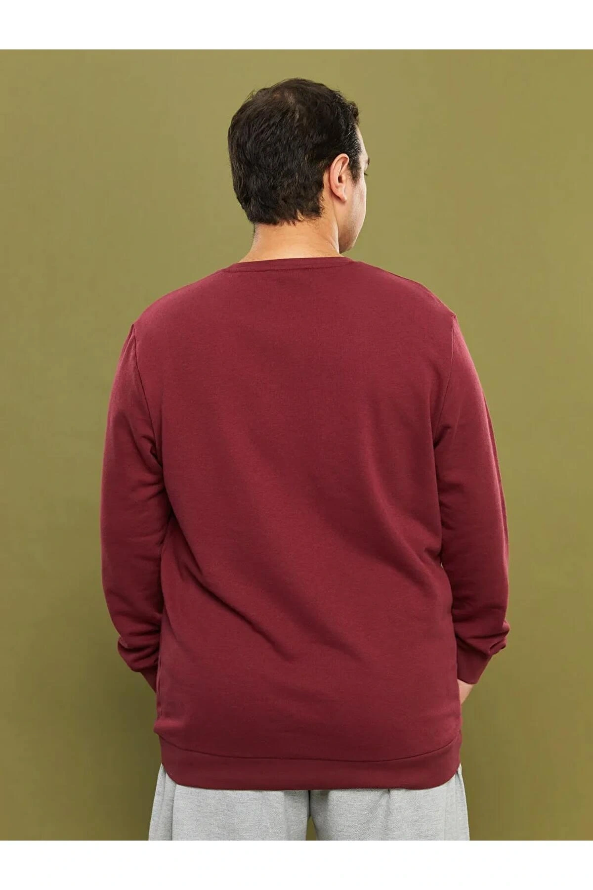 LCWAIKIKI Basic Büyük Beden Bisiklet Yaka Uzun Kollu Basic Erkek Sweatshirt