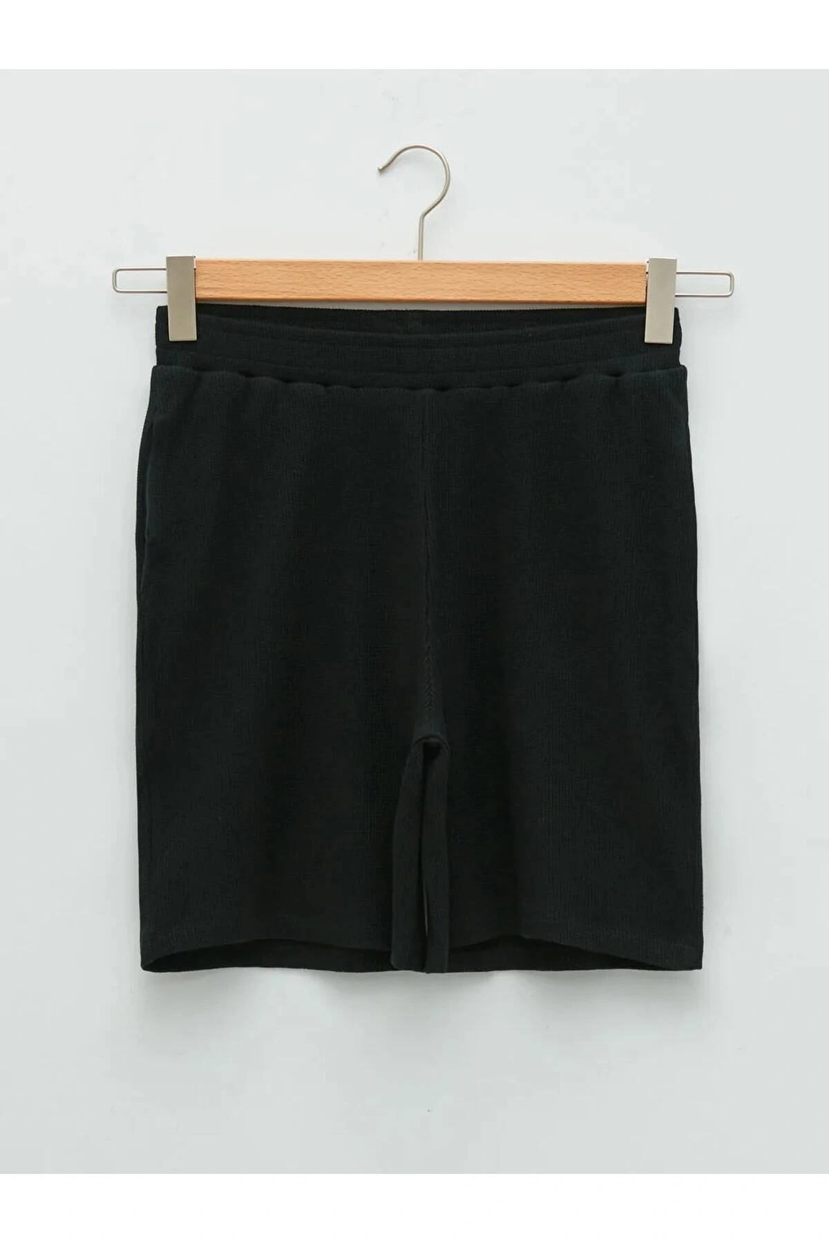 LCWAIKIKI Basic Siyah Beli Lastikli Düz Cep Detaylı Kadın Şort