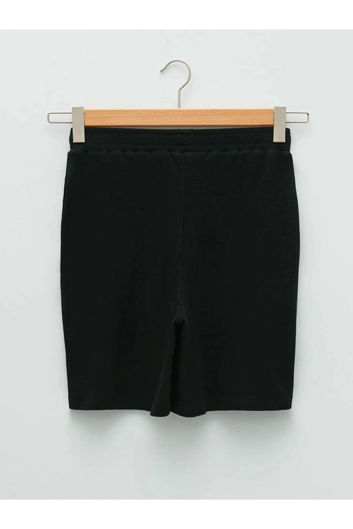 LCWAIKIKI Basic Siyah Beli Lastikli Düz Cep Detaylı Kadın Şort