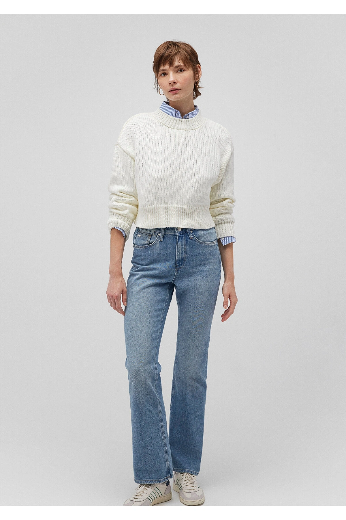 Mavi Bisiklet Yaka Beyaz Crop Kazak Regular Fit / Normal Kesim