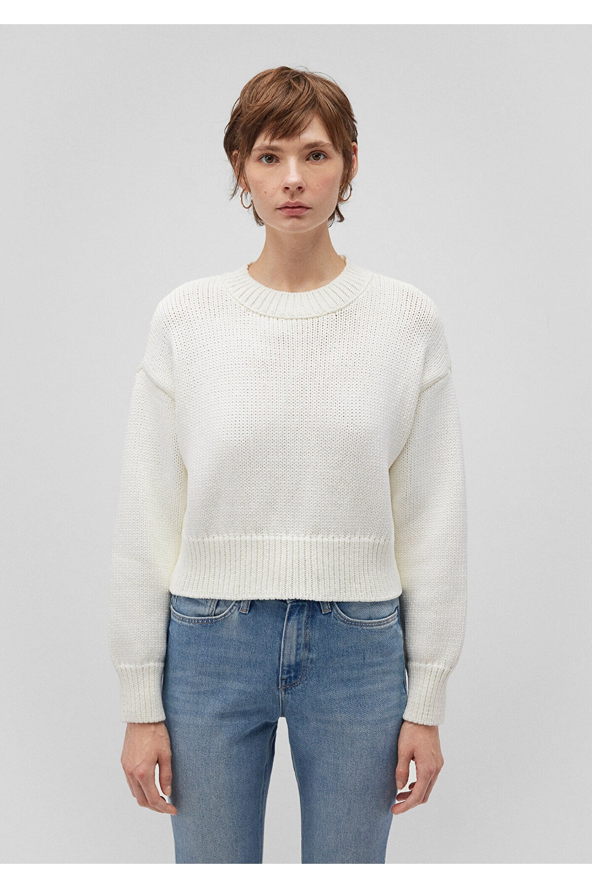 Mavi Bisiklet Yaka Beyaz Crop Kazak Regular Fit / Normal Kesim
