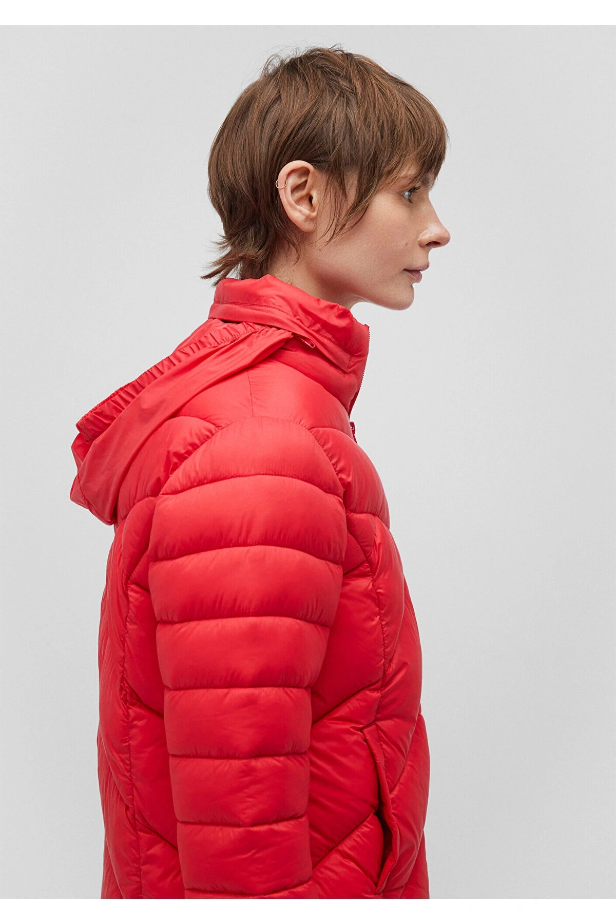 Mavi Dik Yaka Kırmızı Şişme Mont