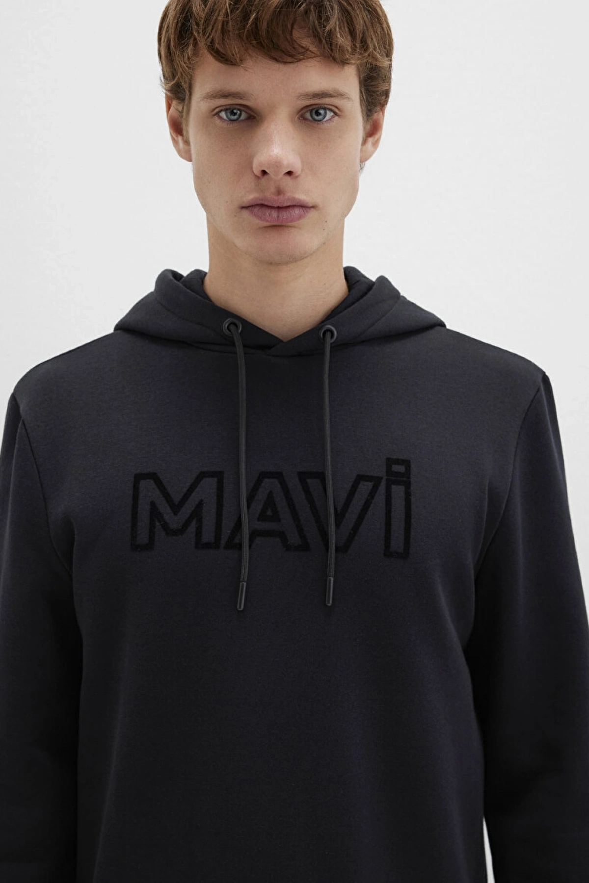 Mavi Logo Baskılı Kapüşonlu Siyah SWEATSHIRT