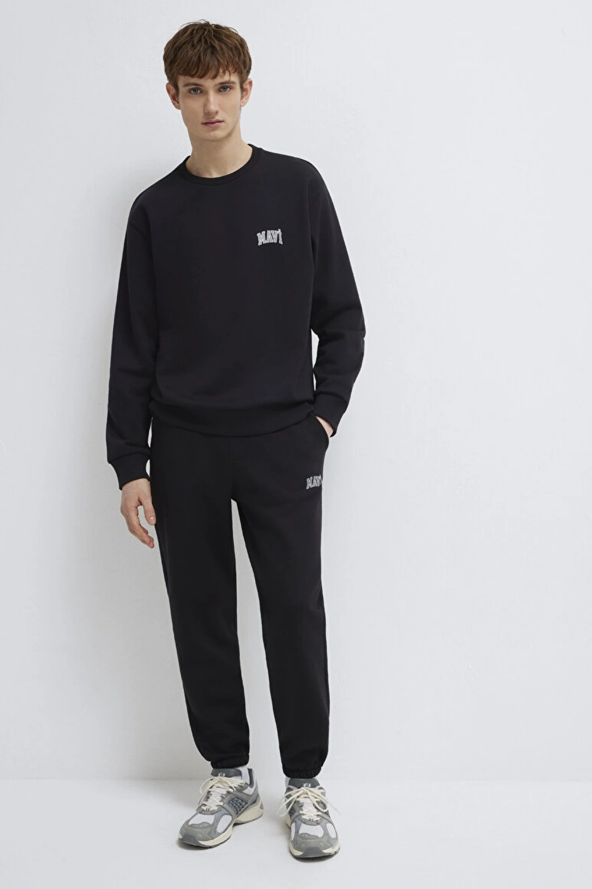 Mavi Logo Baskılı Siyah Sweatshirt