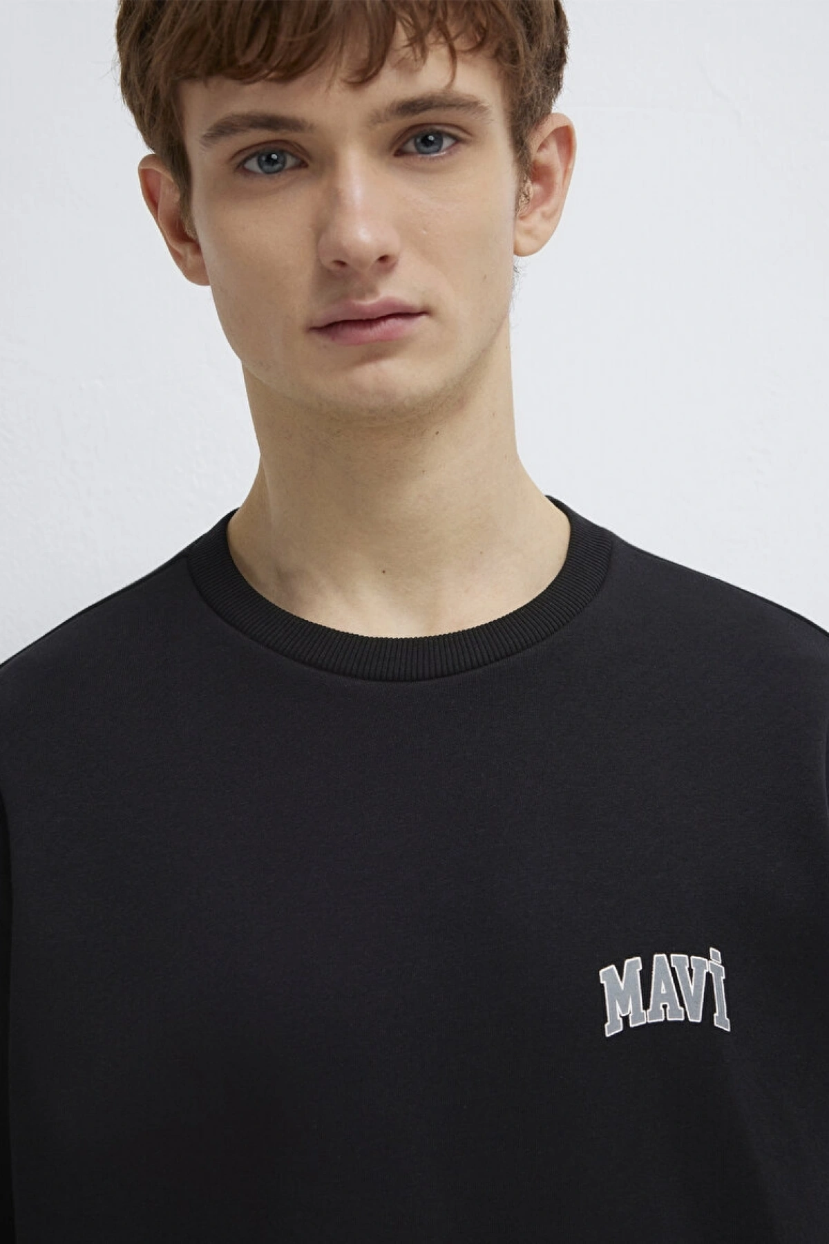 Mavi Logo Baskılı Siyah Sweatshirt