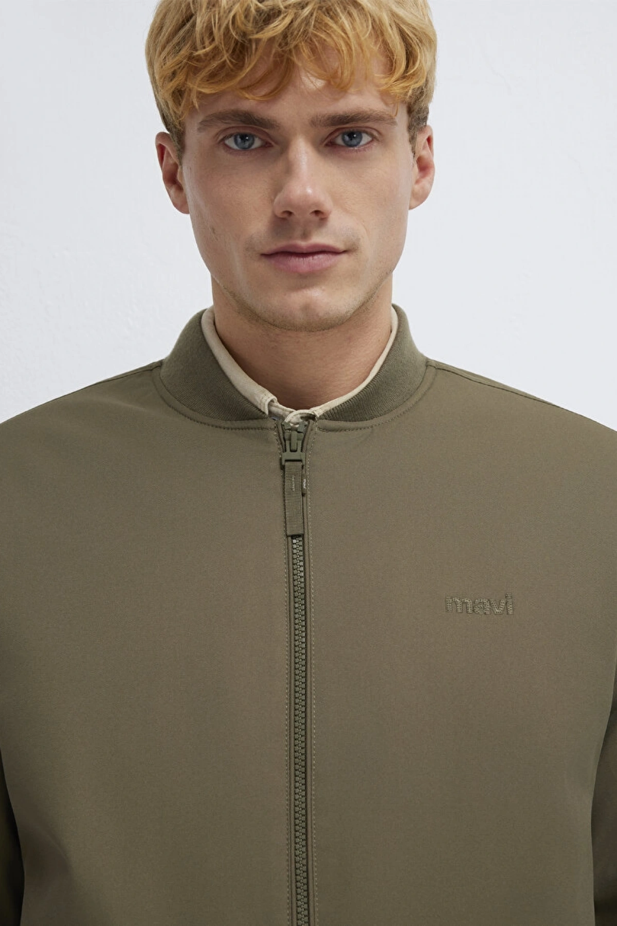 Mavi Nakışlı Yeşil Ceket