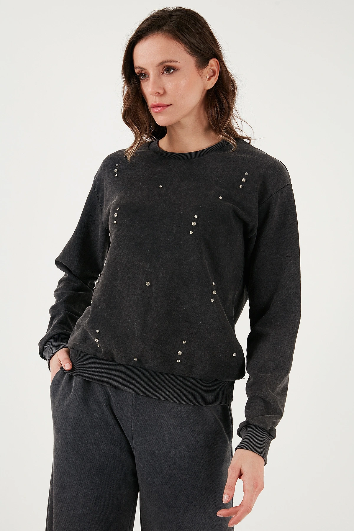 Pamuk Karışımlı Regular Fit Bisiklet Yaka Taşlı Sweat  SWEAT 24K0218K1