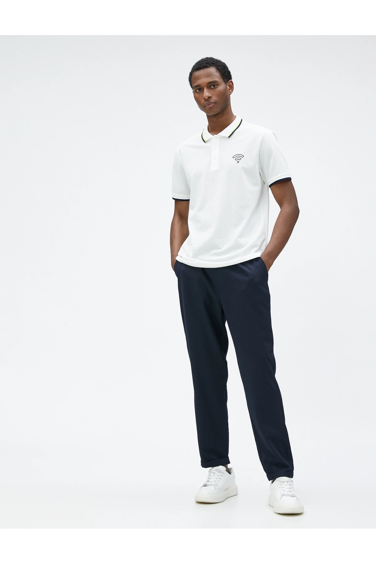 Polo Yaka Tişört Baskılı Kısa Kollu Düğmeli Biyeli