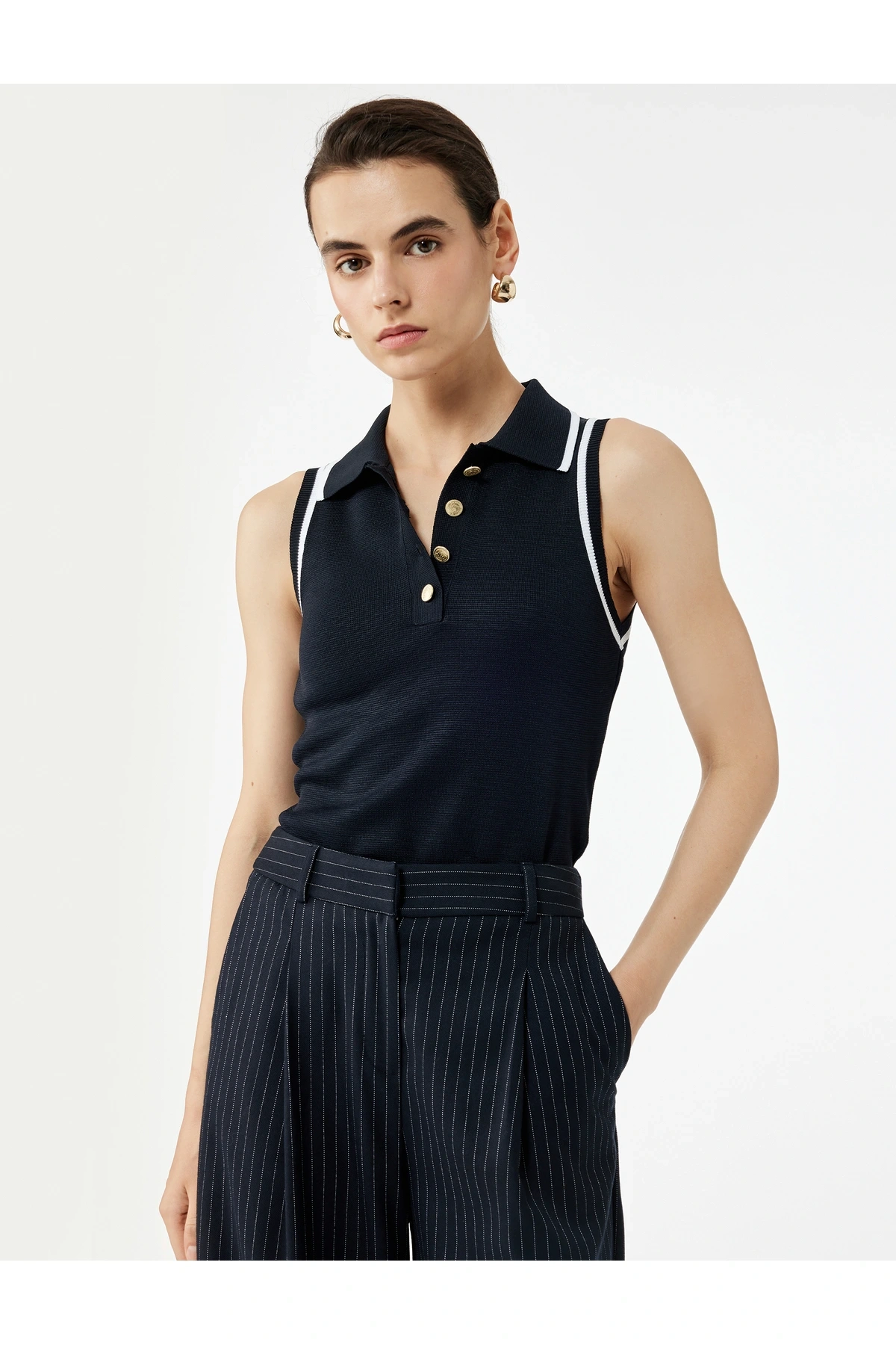 Regular Fit Düğmeli Kolsuz Polo Yaka Triko Bluz