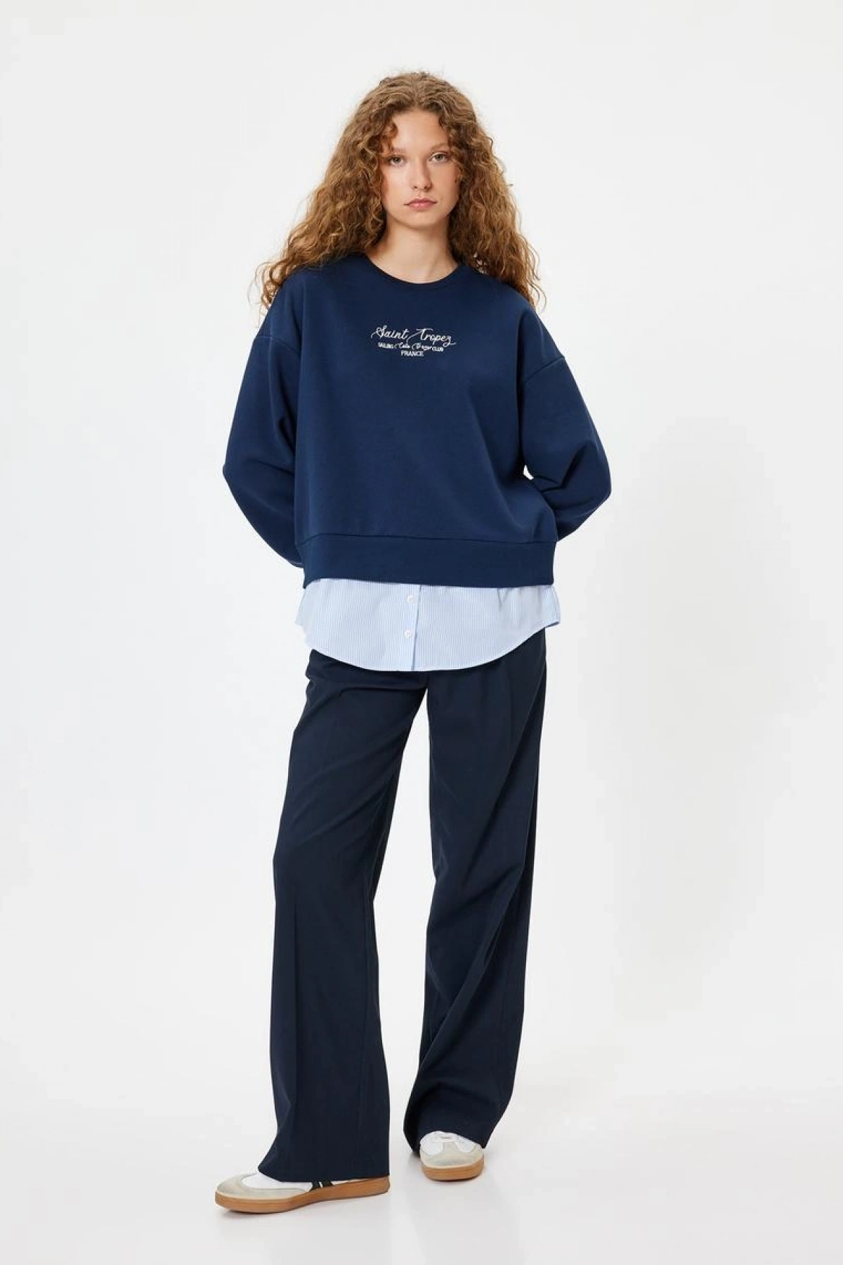 Şardonlu Oversize Sweatshirt Bisiklet Yaka Sloganlı Kumaş Detaylı