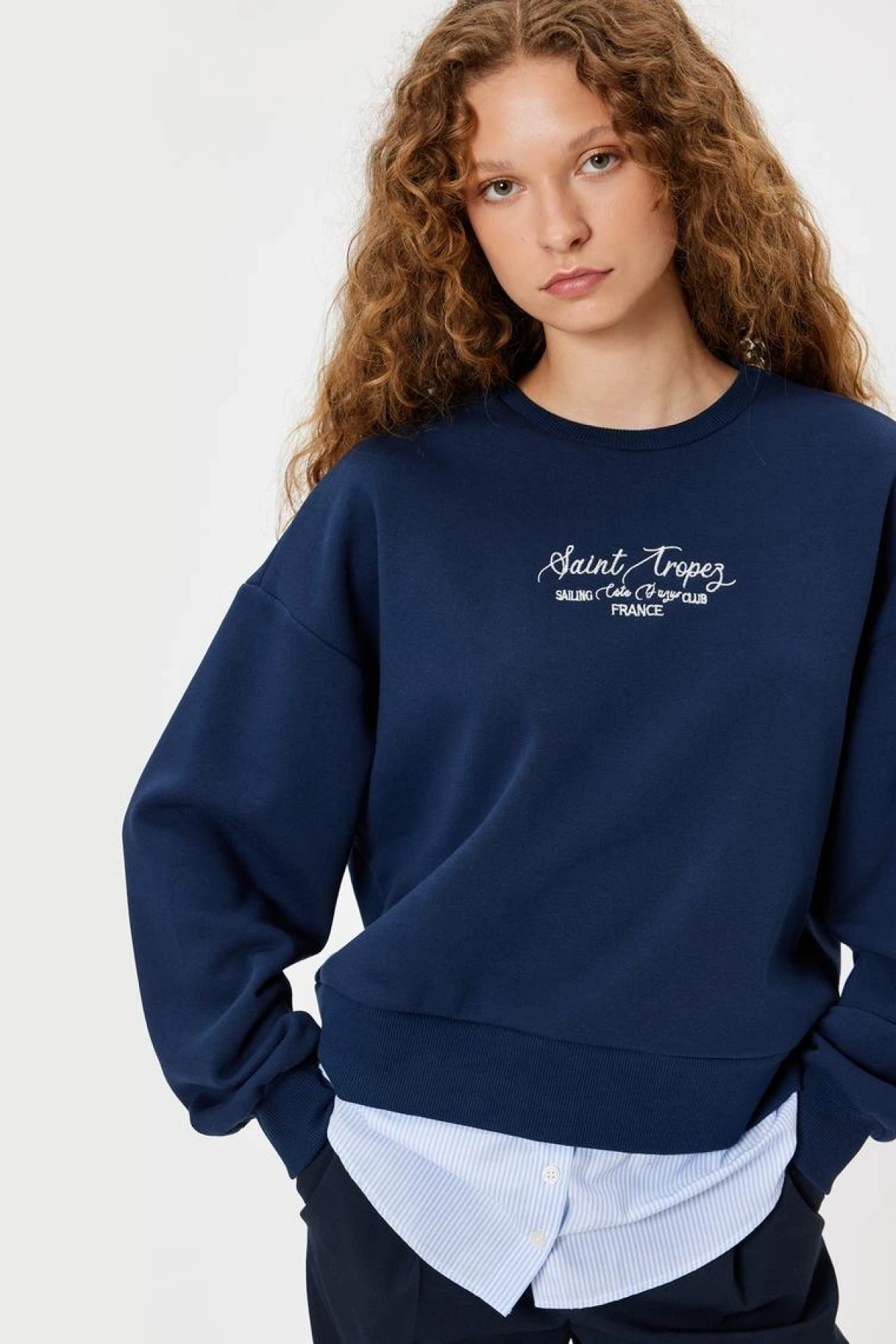 Şardonlu Oversize Sweatshirt Bisiklet Yaka Sloganlı Kumaş Detaylı