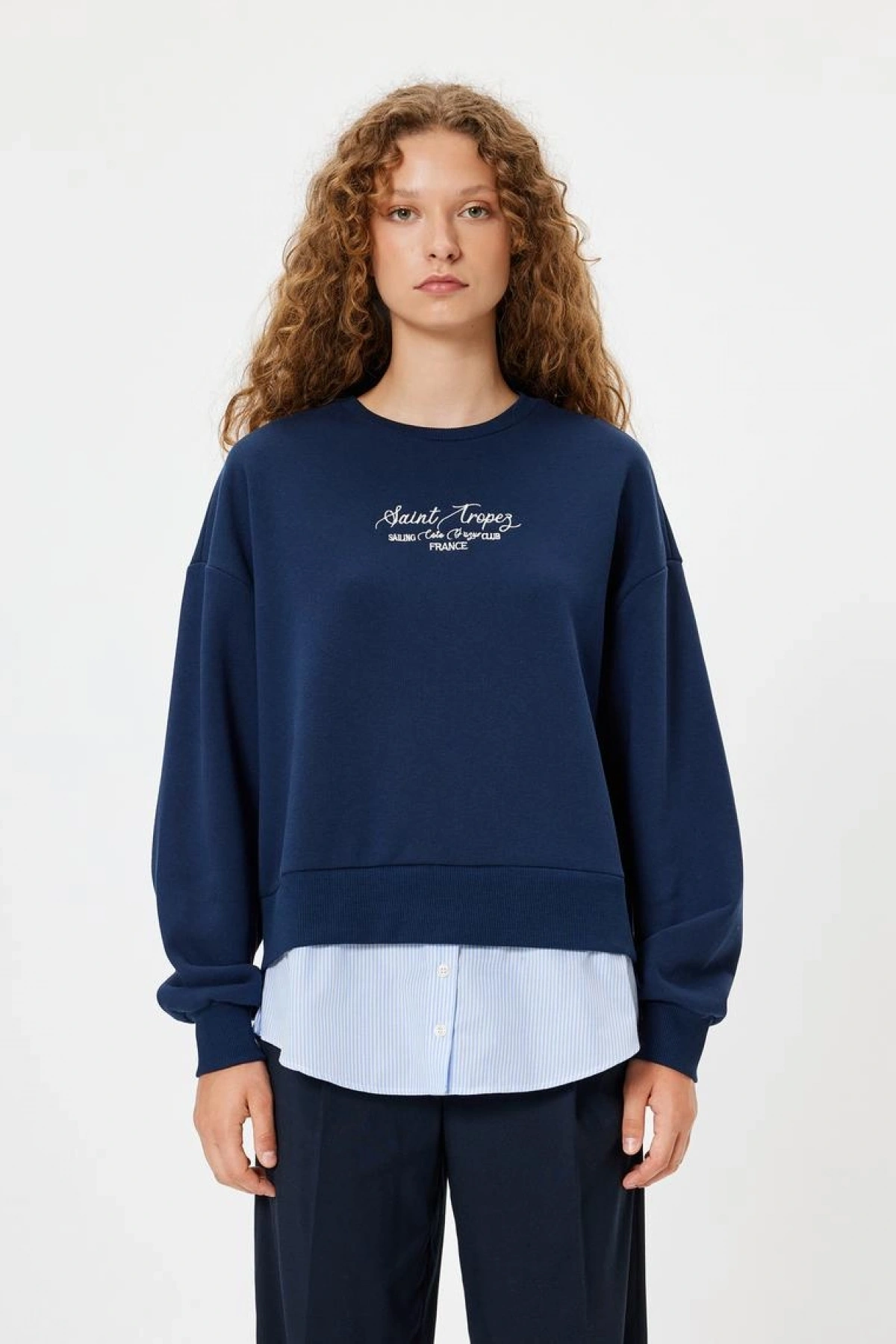 Şardonlu Oversize Sweatshirt Bisiklet Yaka Sloganlı Kumaş Detaylı