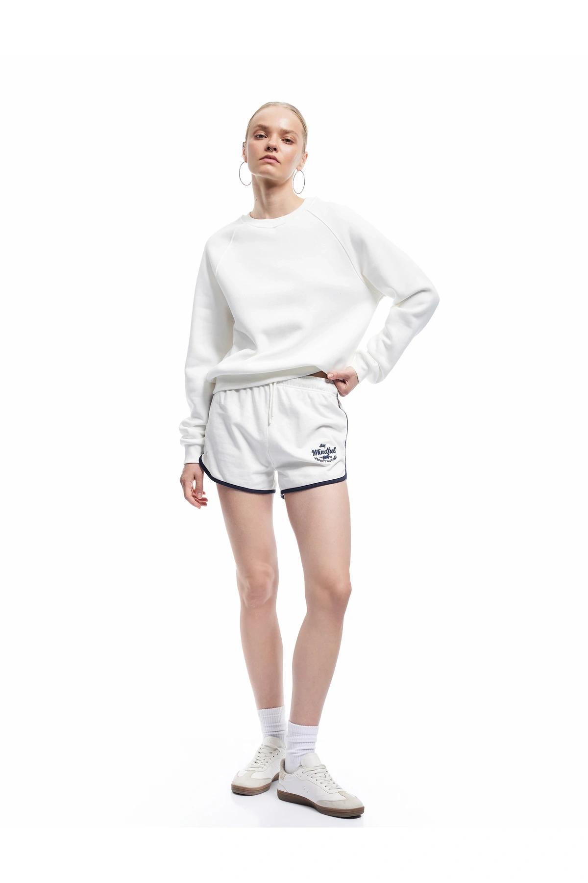 Şardonlu Uzun Kollu Bisiklet Yaka Basic Oversize Sweatshirt